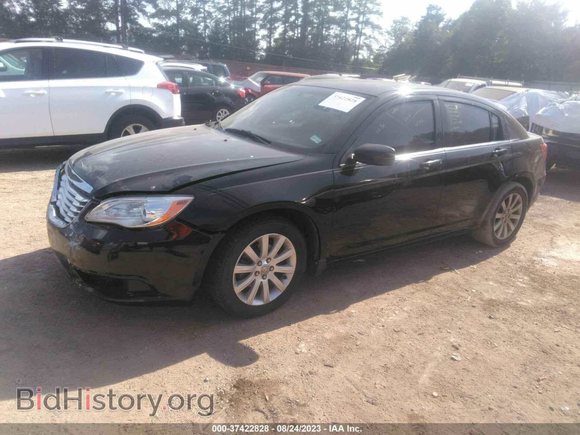 2013 CHRYSLER 200 - VIN: 1C3CCBBBXDN672210 - Фото 2