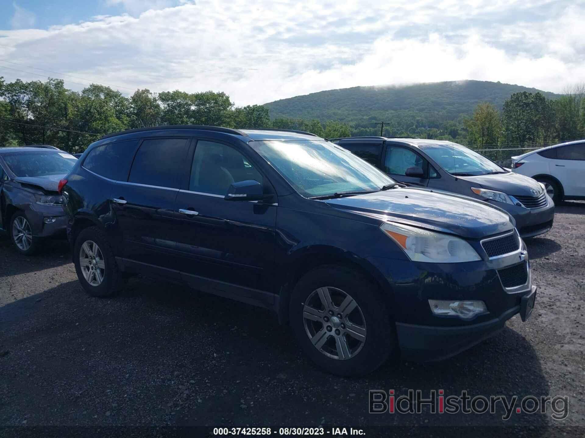 Photo 1GNKVGED4BJ366174 - CHEVROLET TRAVERSE 2011