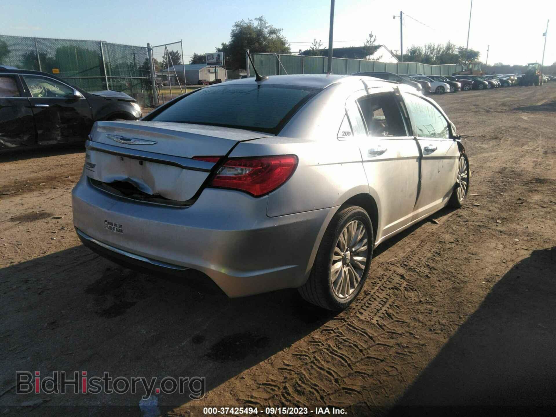 2012 CHRYSLER 200 - VIN: 1C3CCBCG1CN113198 - Фото 4
