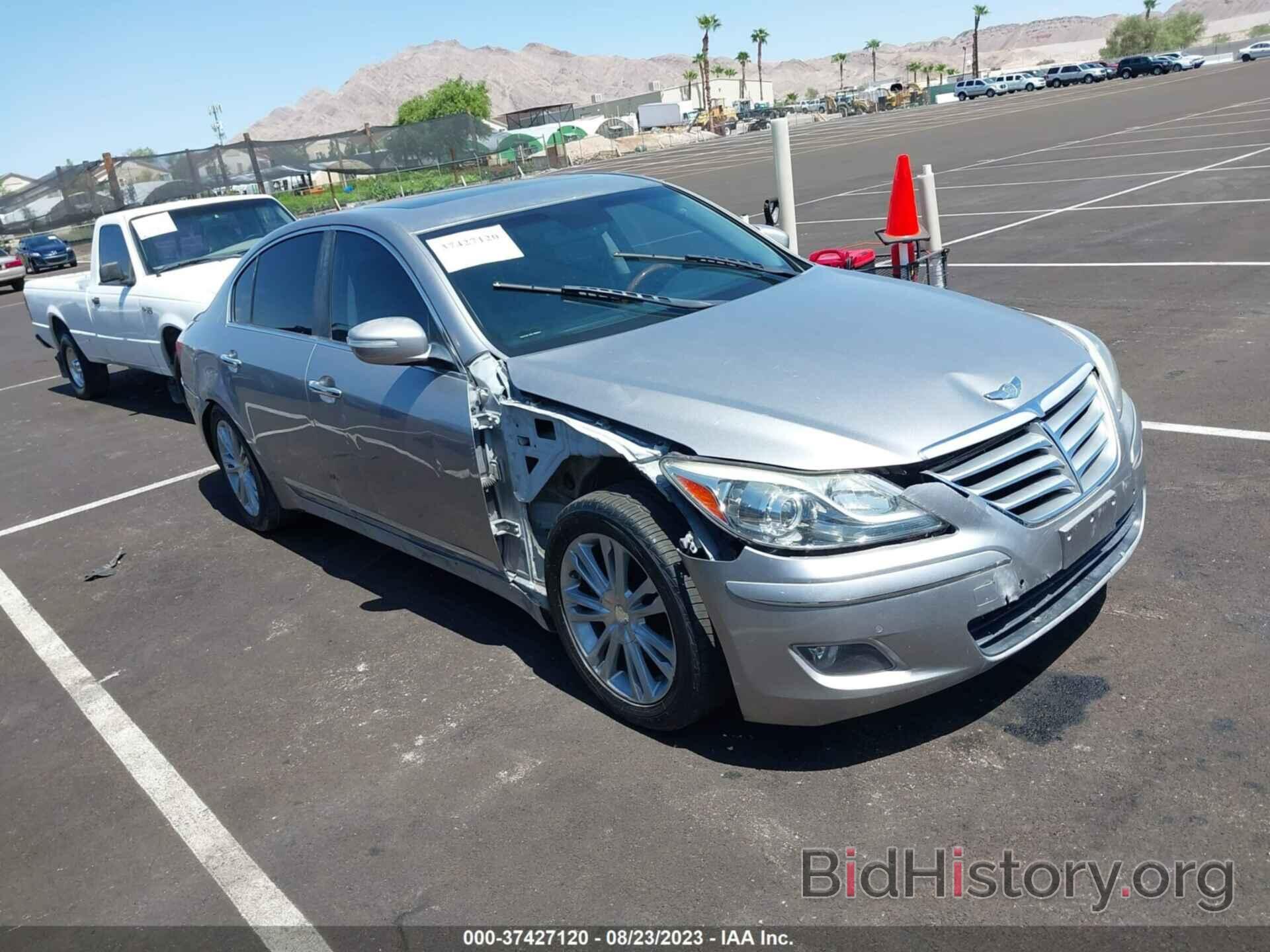 Photo KMHGC46F59U059121 - HYUNDAI GENESIS 2009