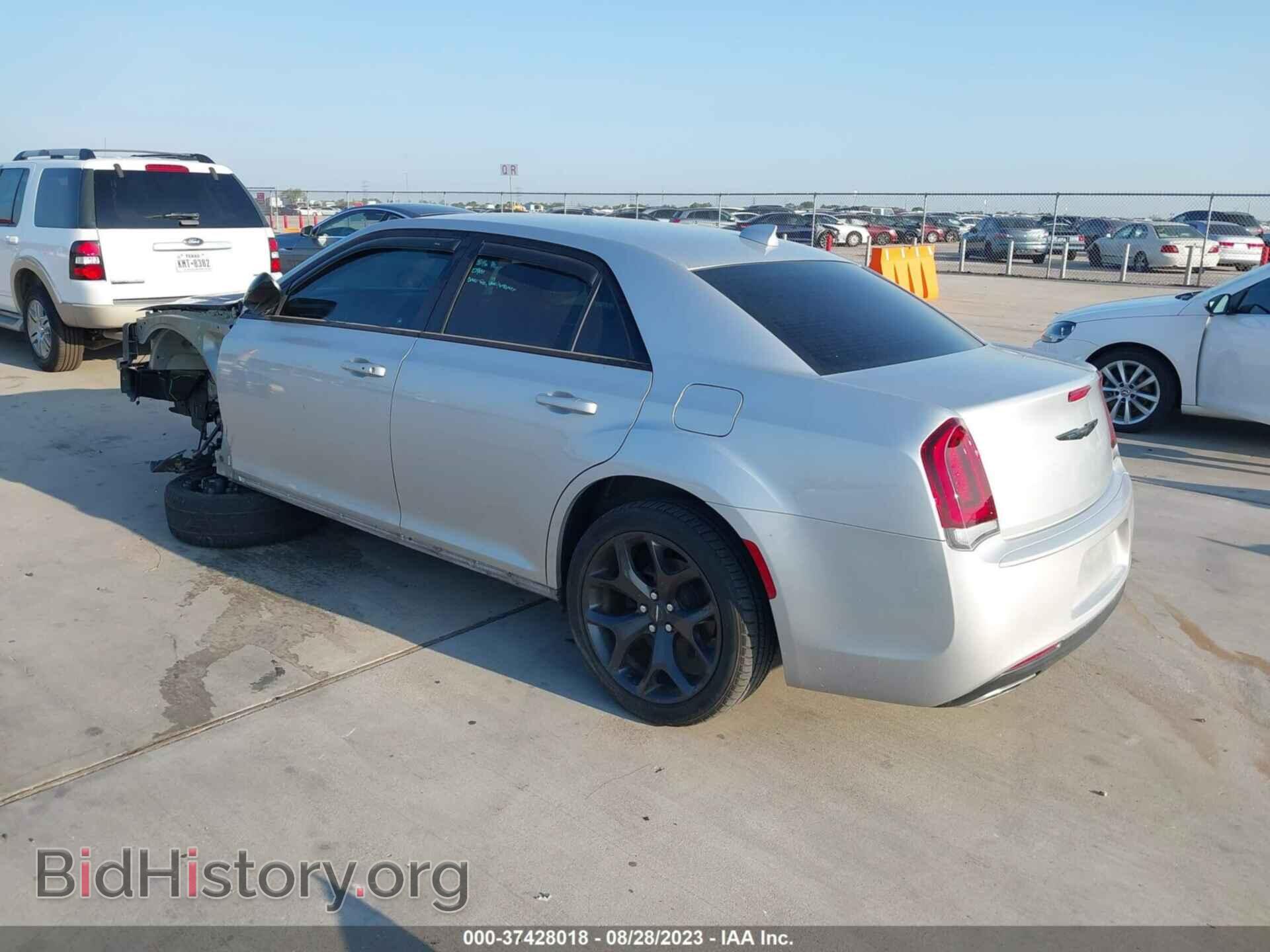2020 CHRYSLER 300 - VIN: 2C3CCAAG8LH220528 - Фото 3