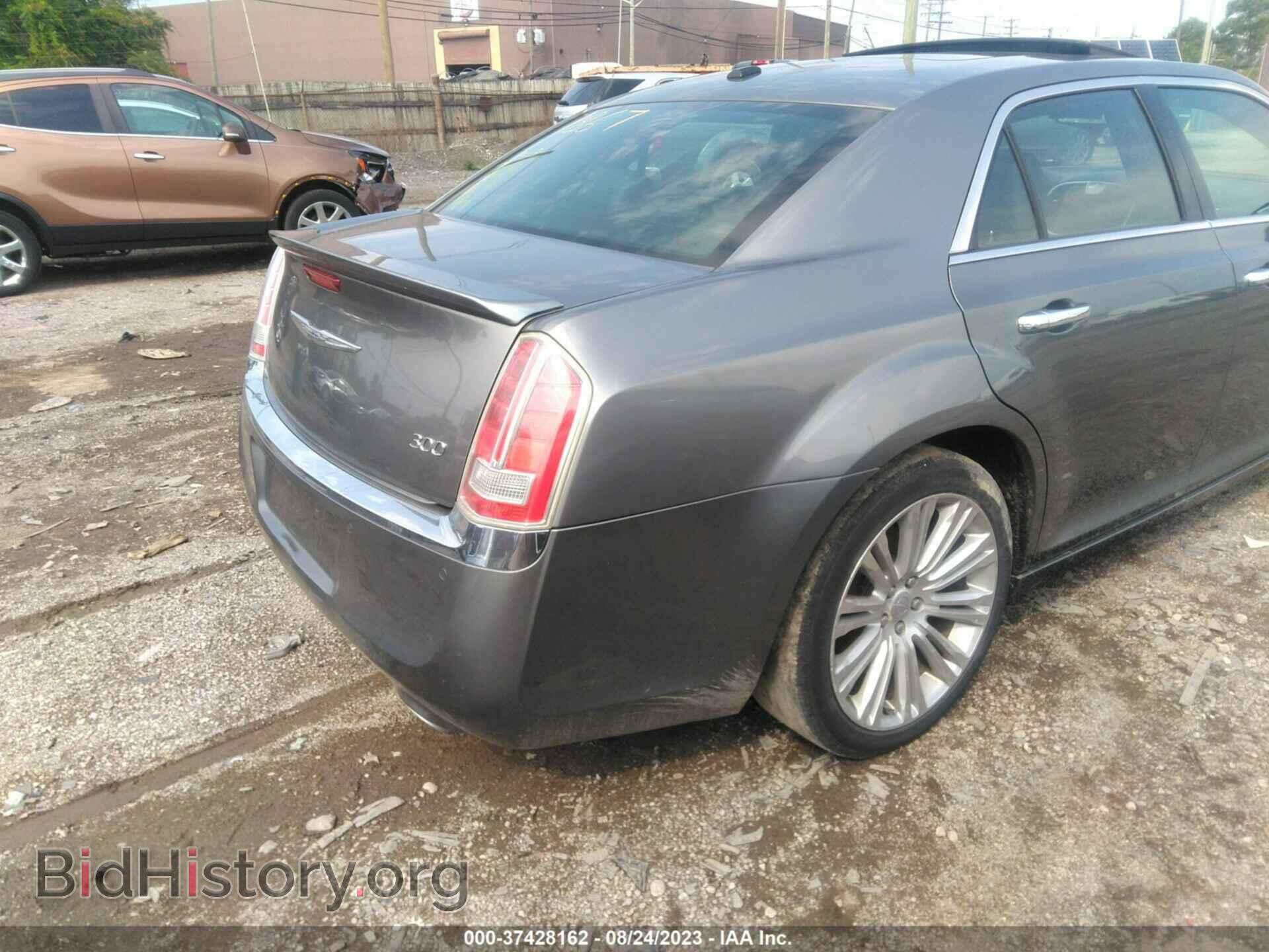 2011 CHRYSLER 300 - VIN: 2C3CA6CT4BH549867 - Фото 4