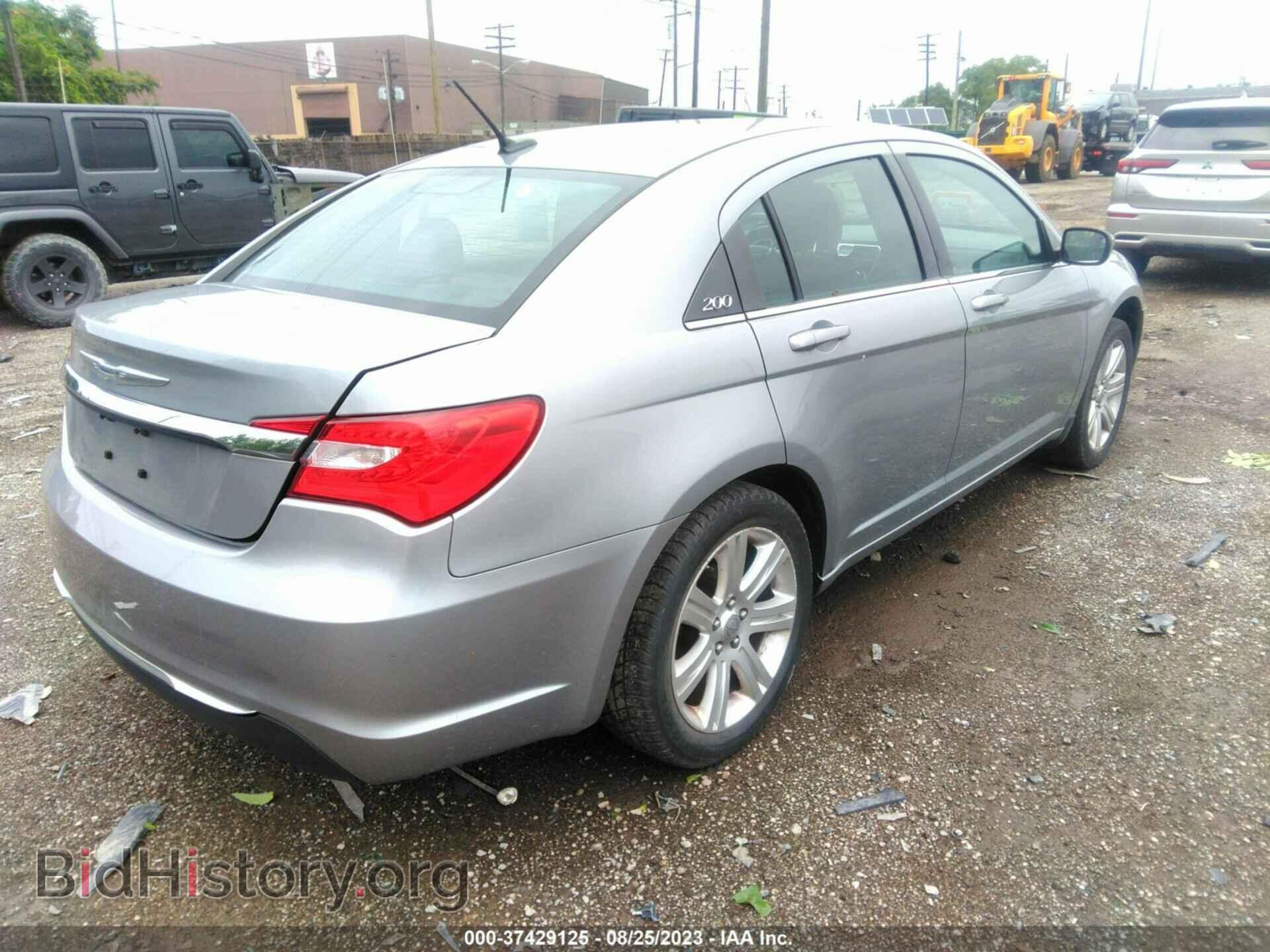 2013 CHRYSLER 200 - VIN: 1C3CCBBB7DN550128 - Photo 4