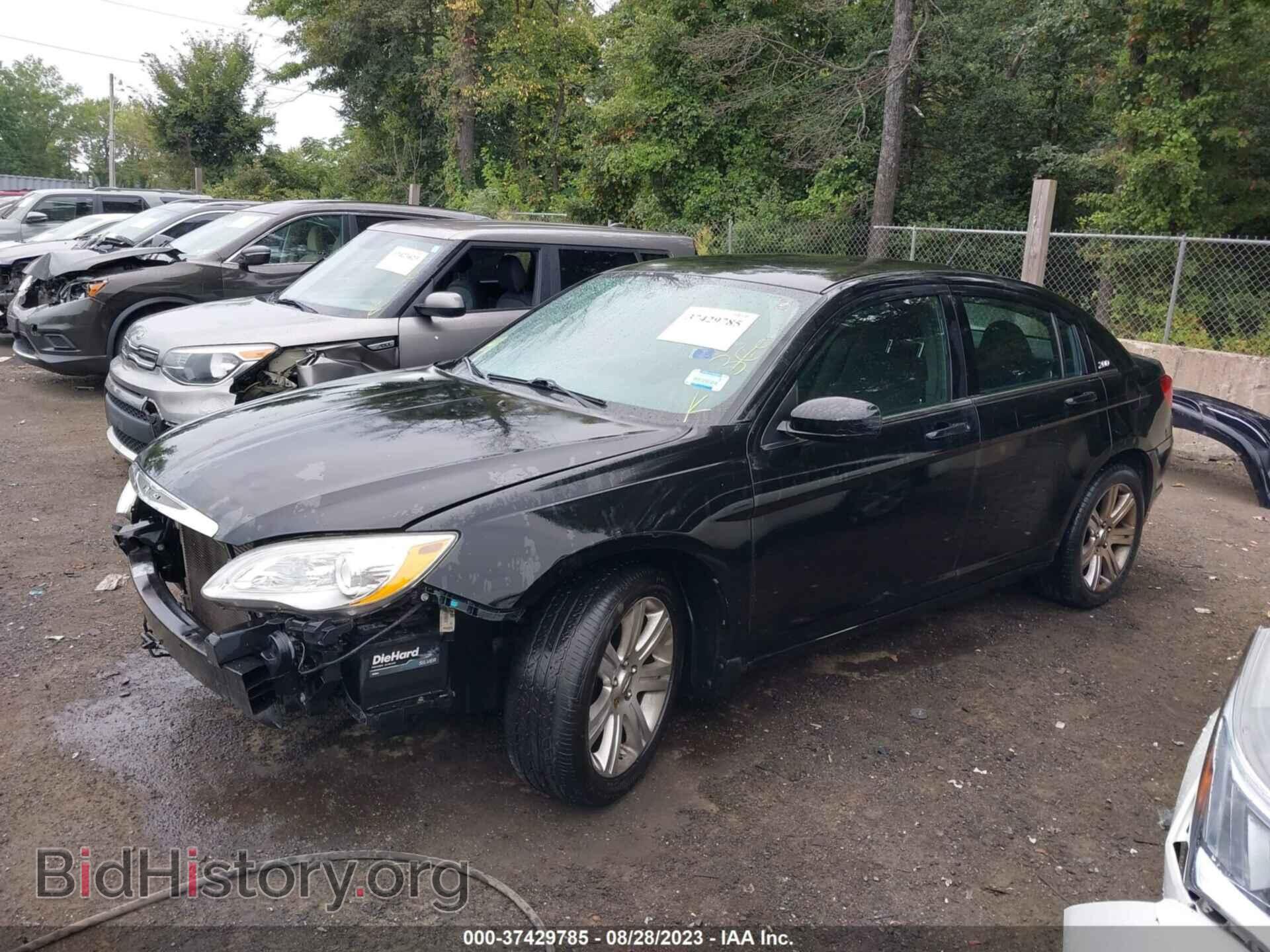 2013 CHRYSLER 200 - VIN: 1C3CCBBB5DN695409 - Photo 2