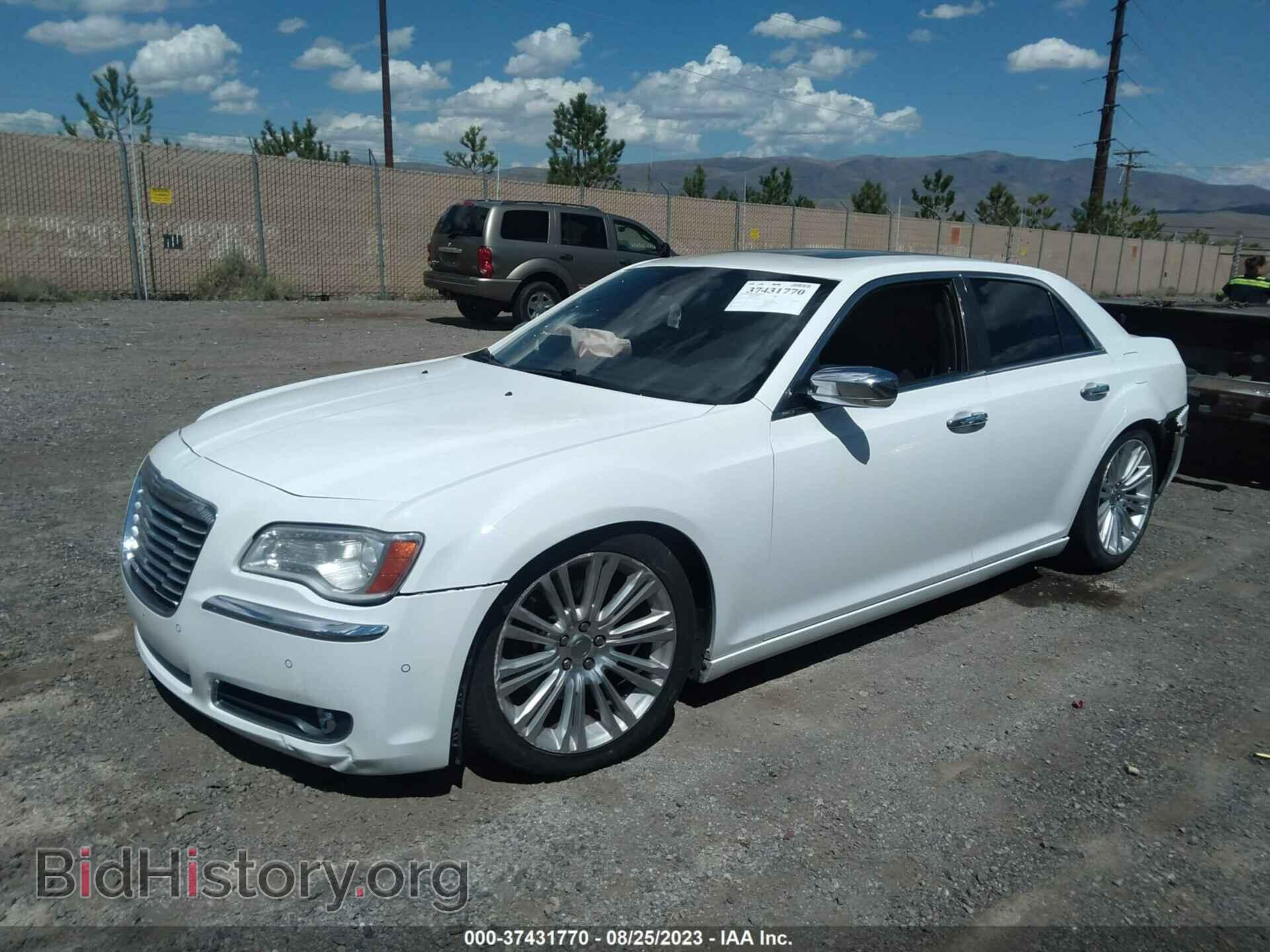 2011 CHRYSLER 300C - VIN: 2C3CA6CT8BH595752 - Фото 2