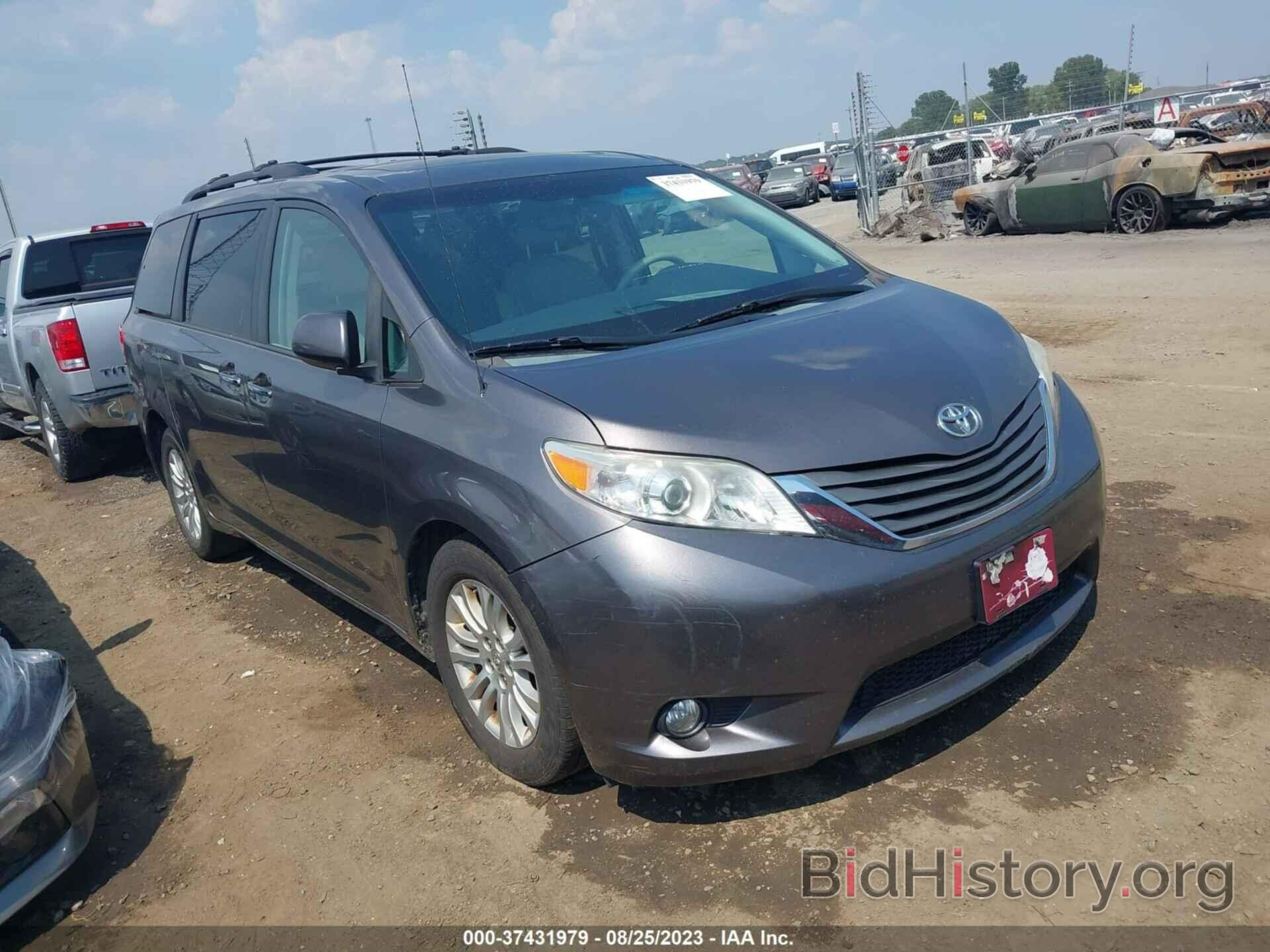 Фотография 5TDYK3DCXES493662 - TOYOTA SIENNA 2014