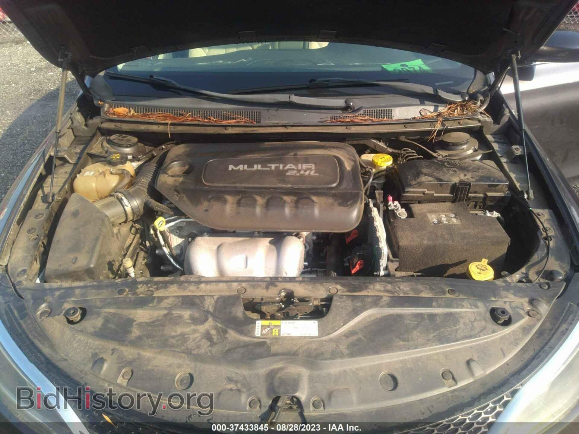 2016 CHRYSLER 200 - VIN: 1C3CCCAB8GN145651 - Фото 10