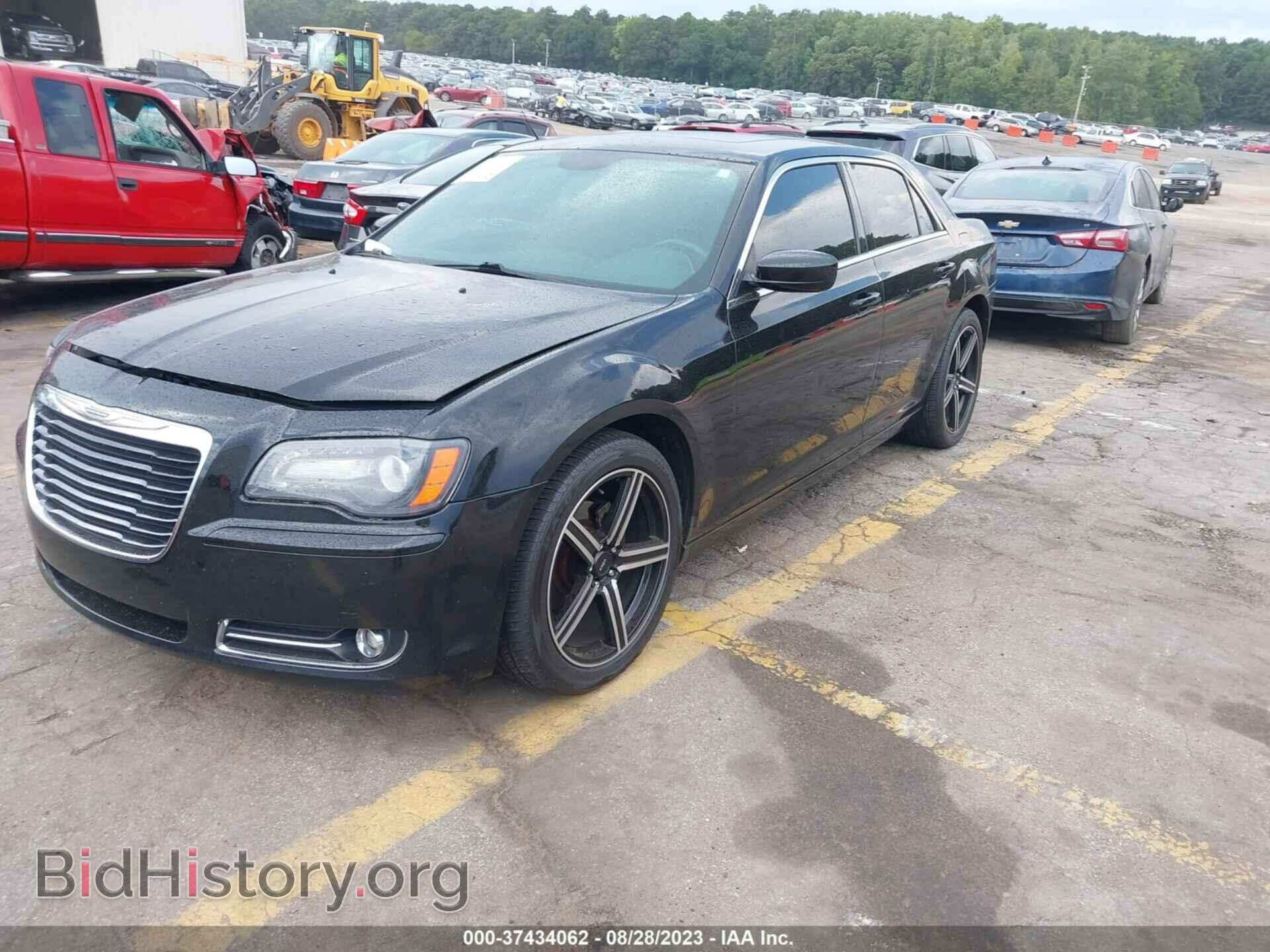 2014 CHRYSLER 300 - VIN: 2C3CCABG7EH161697 - Фото 2