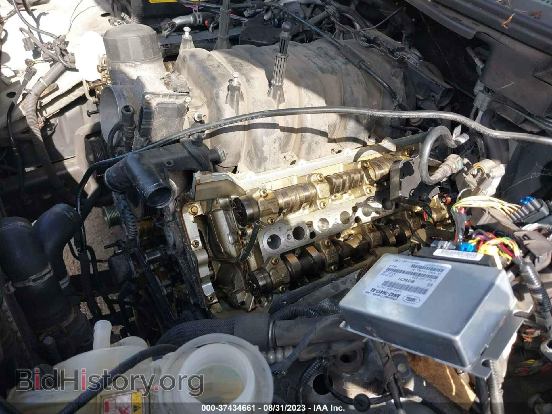 2011 LAND ROVER LR4 - VIN: SALAG2D49BA556385 - Фото 6