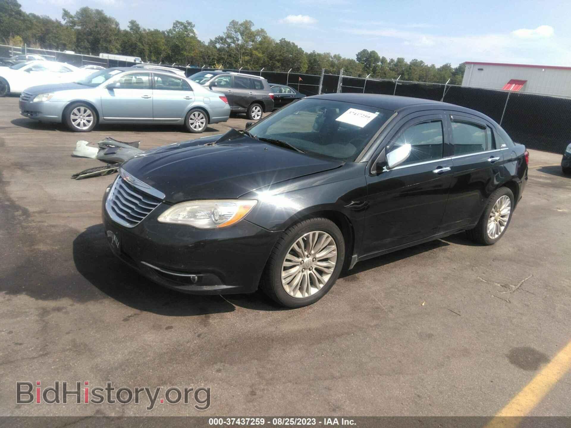 2011 CHRYSLER 200 - VIN: 1C3BC2FG0BN518152 - Фото 2