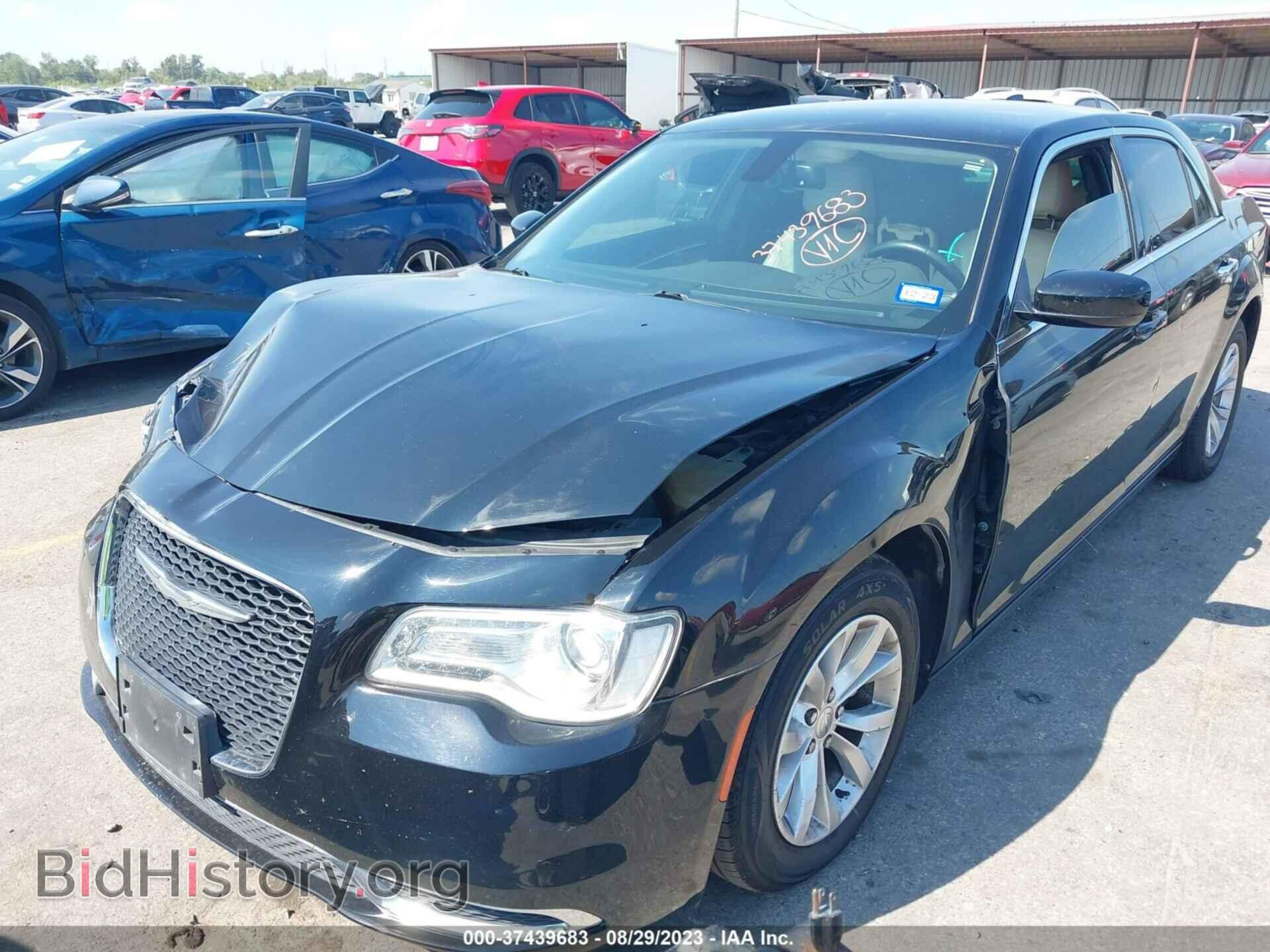 2015 CHRYSLER 300 - VIN: 2C3CCAAG0FH813997 - Фото 2