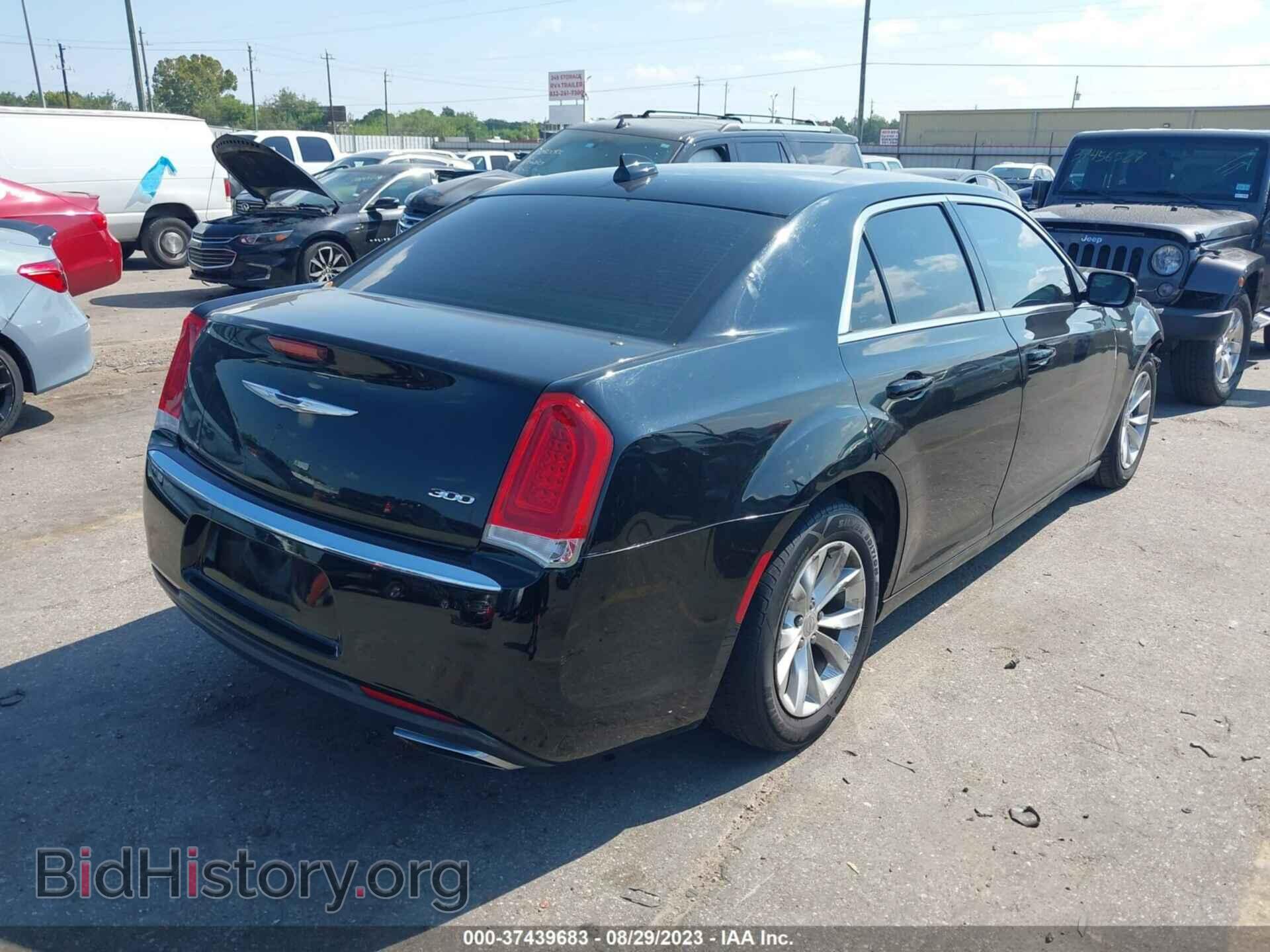 2015 CHRYSLER 300 - VIN: 2C3CCAAG0FH813997 - Фото 4