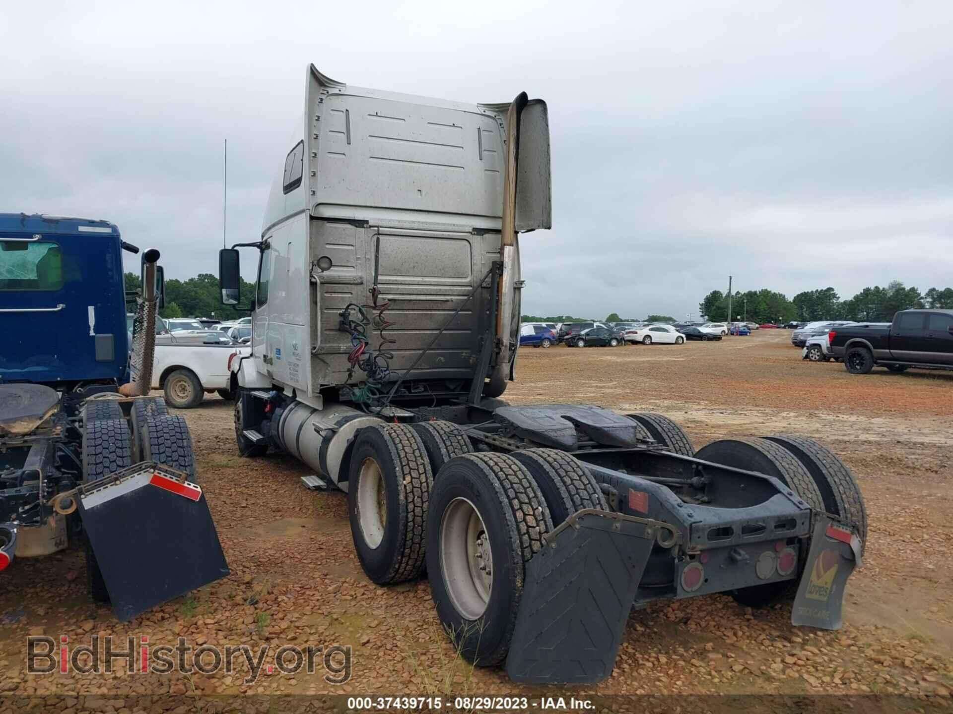 2013 VOLVO VN - VIN: 4V4NC9TH8DN567573 - Фото 3