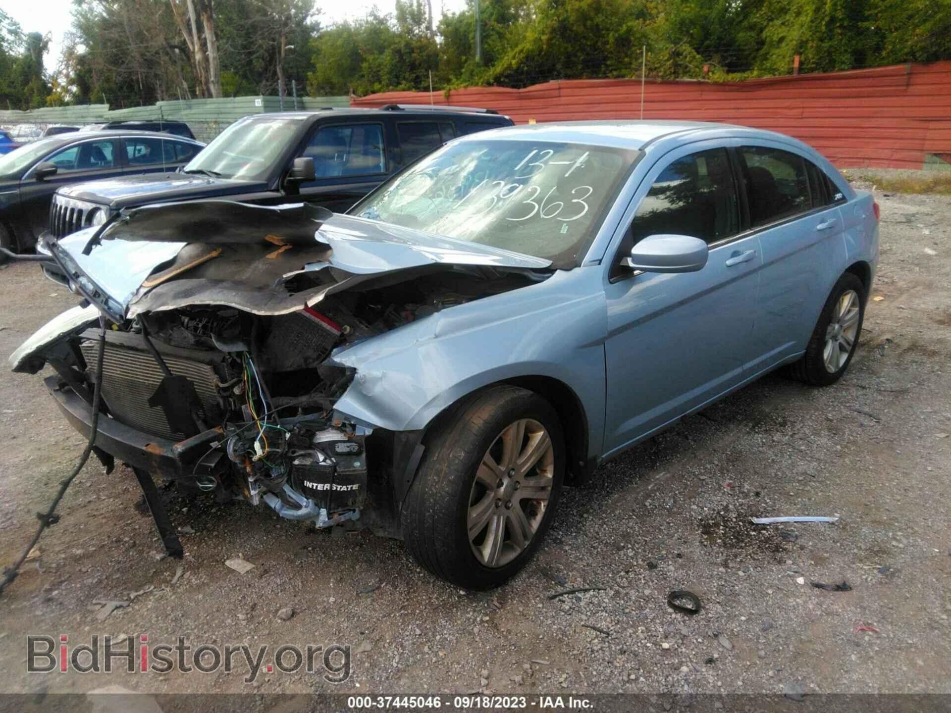 2012 CHRYSLER 200 - VIN: 1C3CCBBB2CN139363 - Photo 2