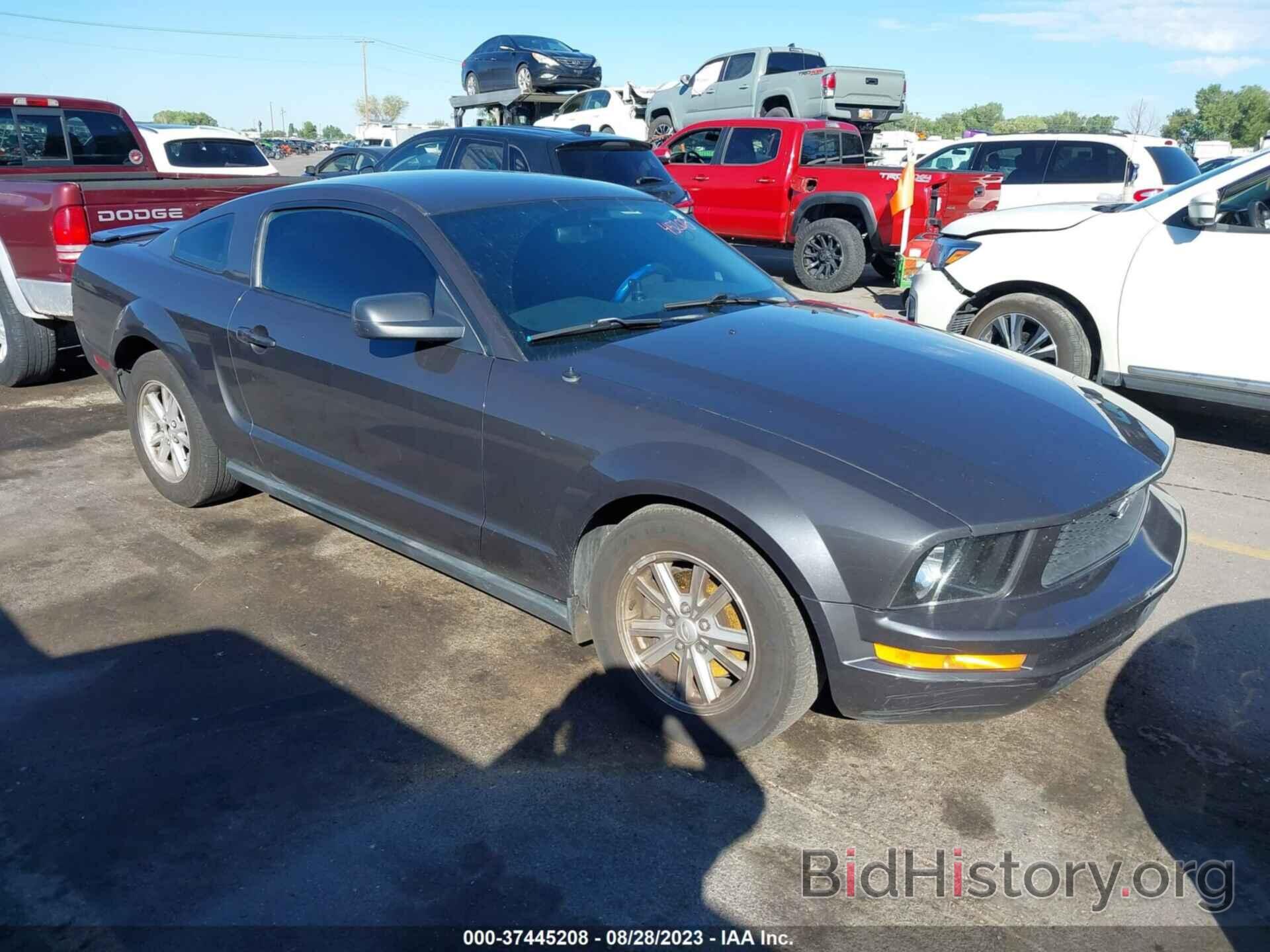 Photo 1ZVFT80N875301721 - FORD MUSTANG 2007