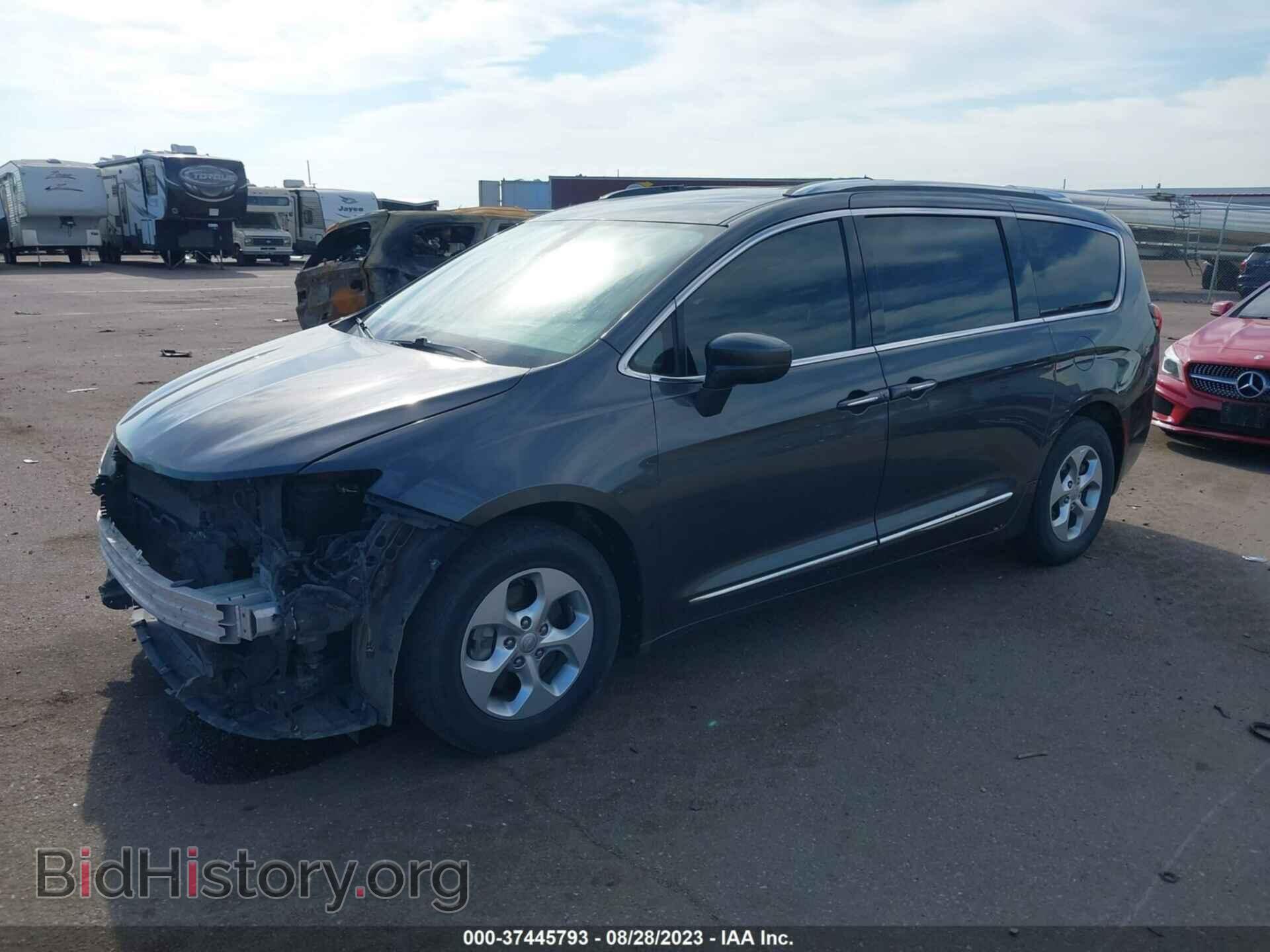 2017 CHRYSLER PACIFICA - VIN: 2C4RC1EG1HR628175 - Photo 2
