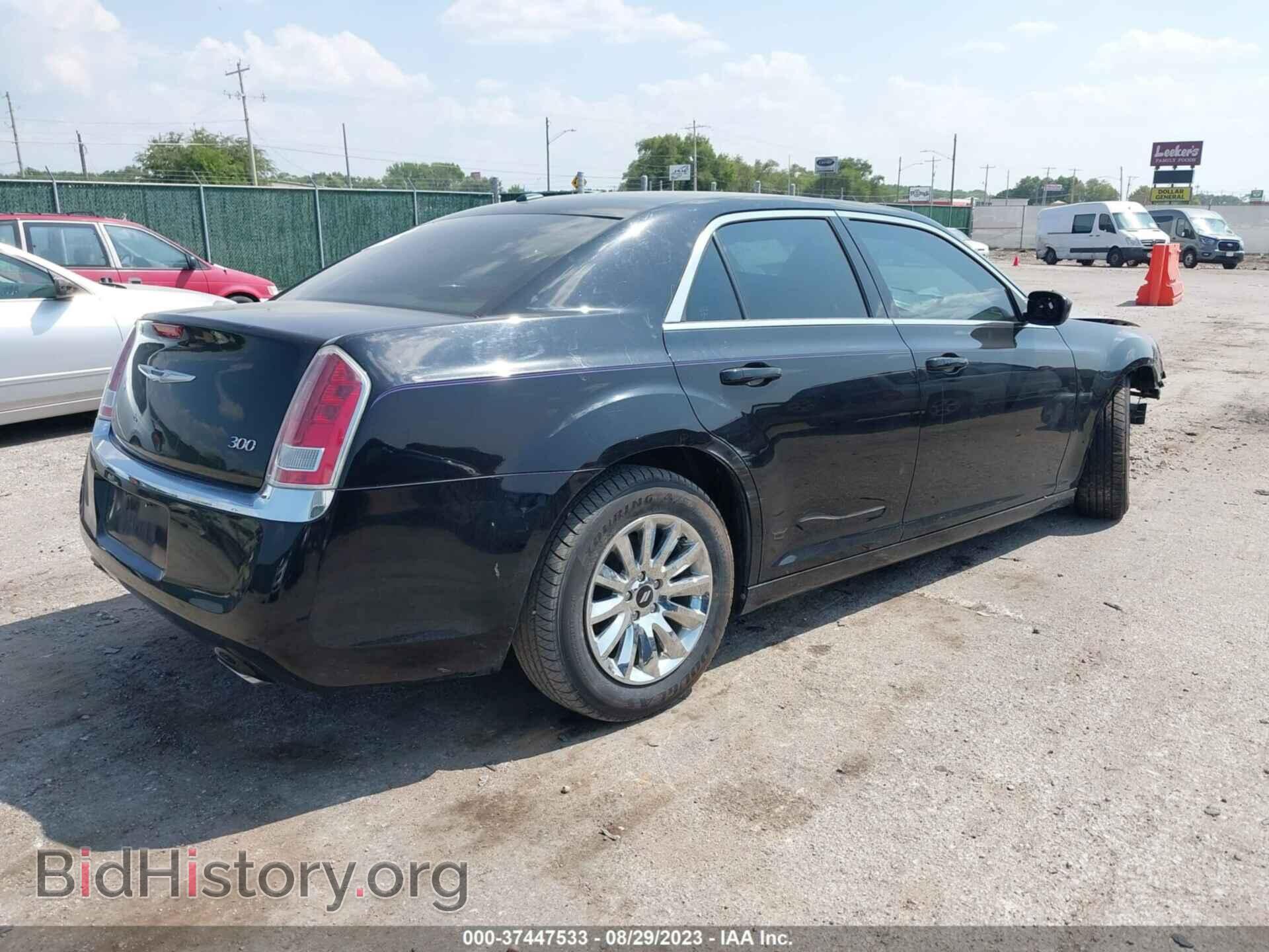 2013 CHRYSLER 300 - VIN: 2C3CCAAG3DH635385 - Фото 4