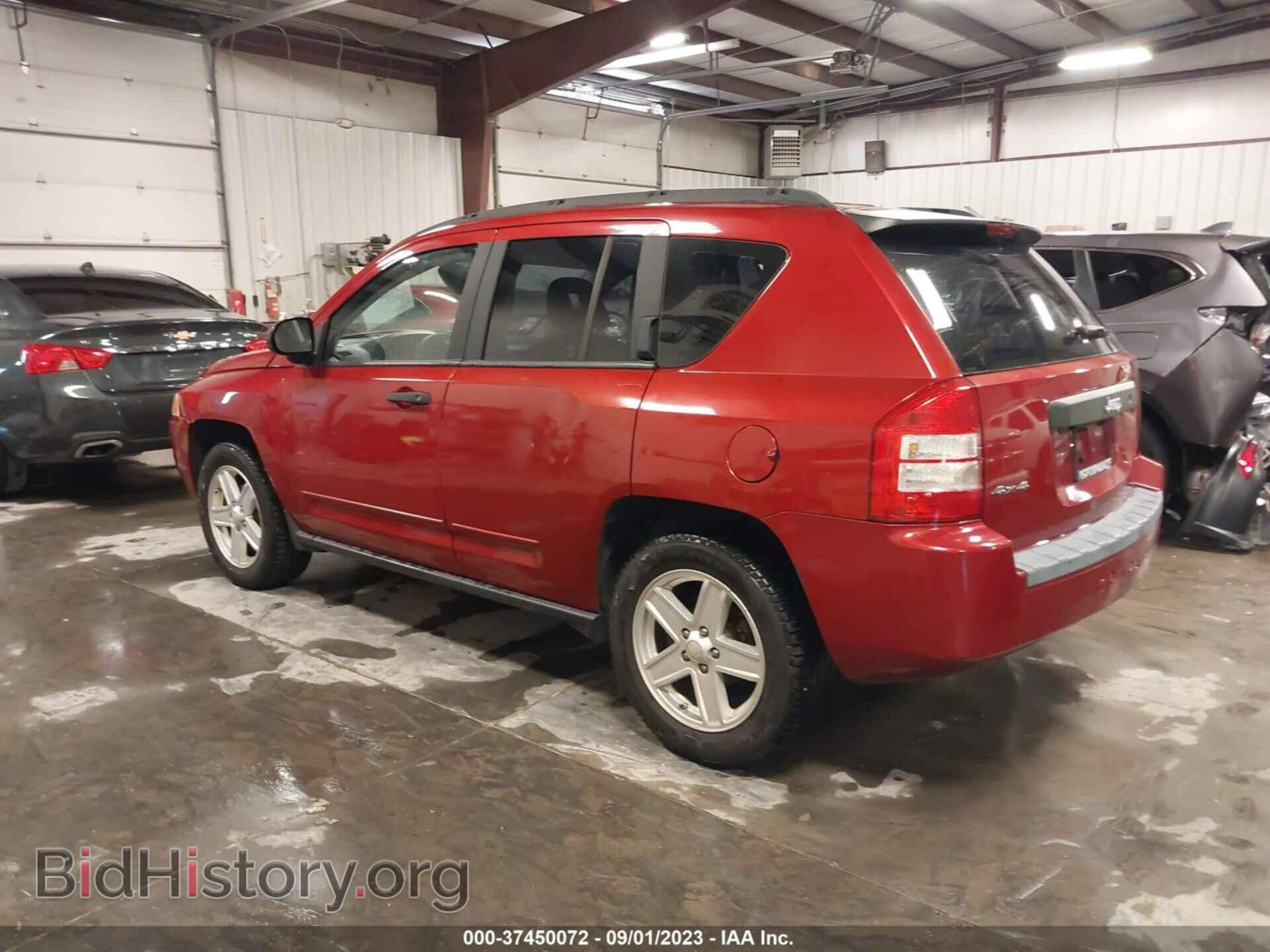 2009 JEEP COMPASS - VIN: 1J4FF47B09D137379 - Фото 3
