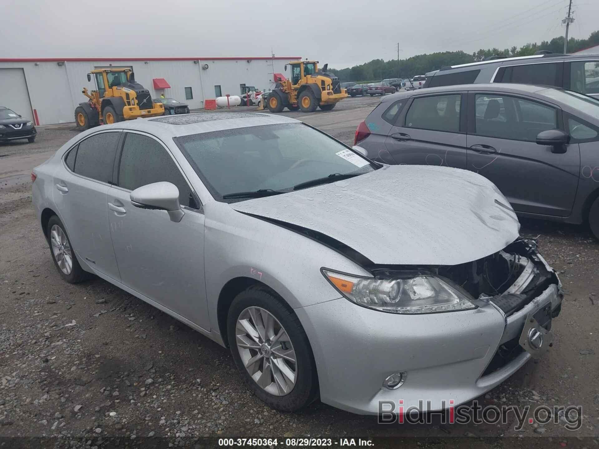 Photo JTHBW1GG6F2082814 - LEXUS ES 300H 2015