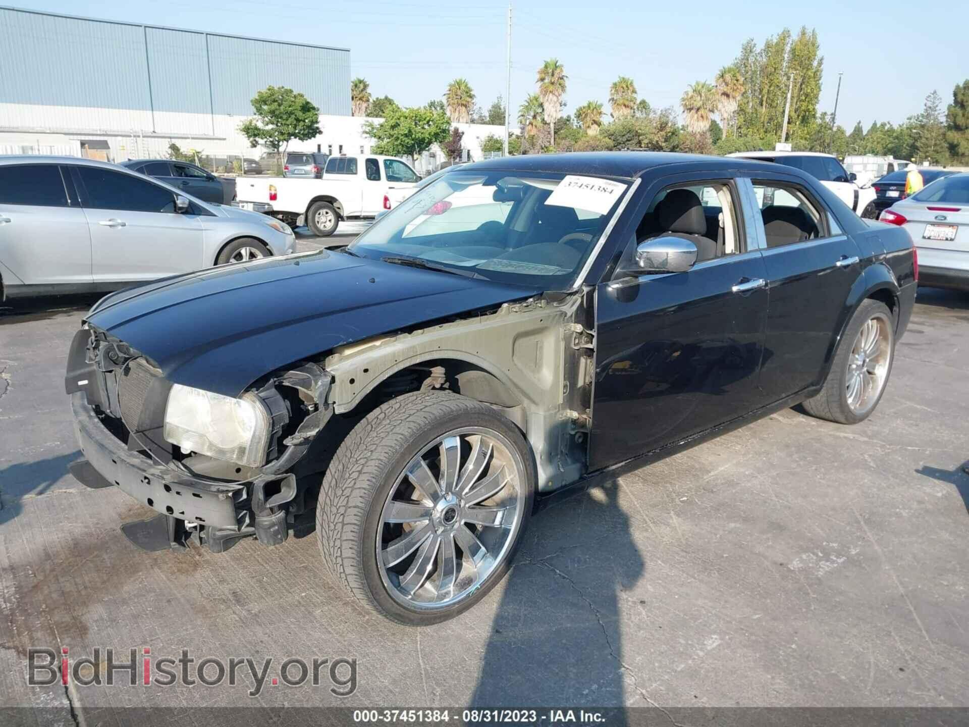 2010 CHRYSLER 300 - VIN: 2C3CA4CD1AH297815 - Фото 2