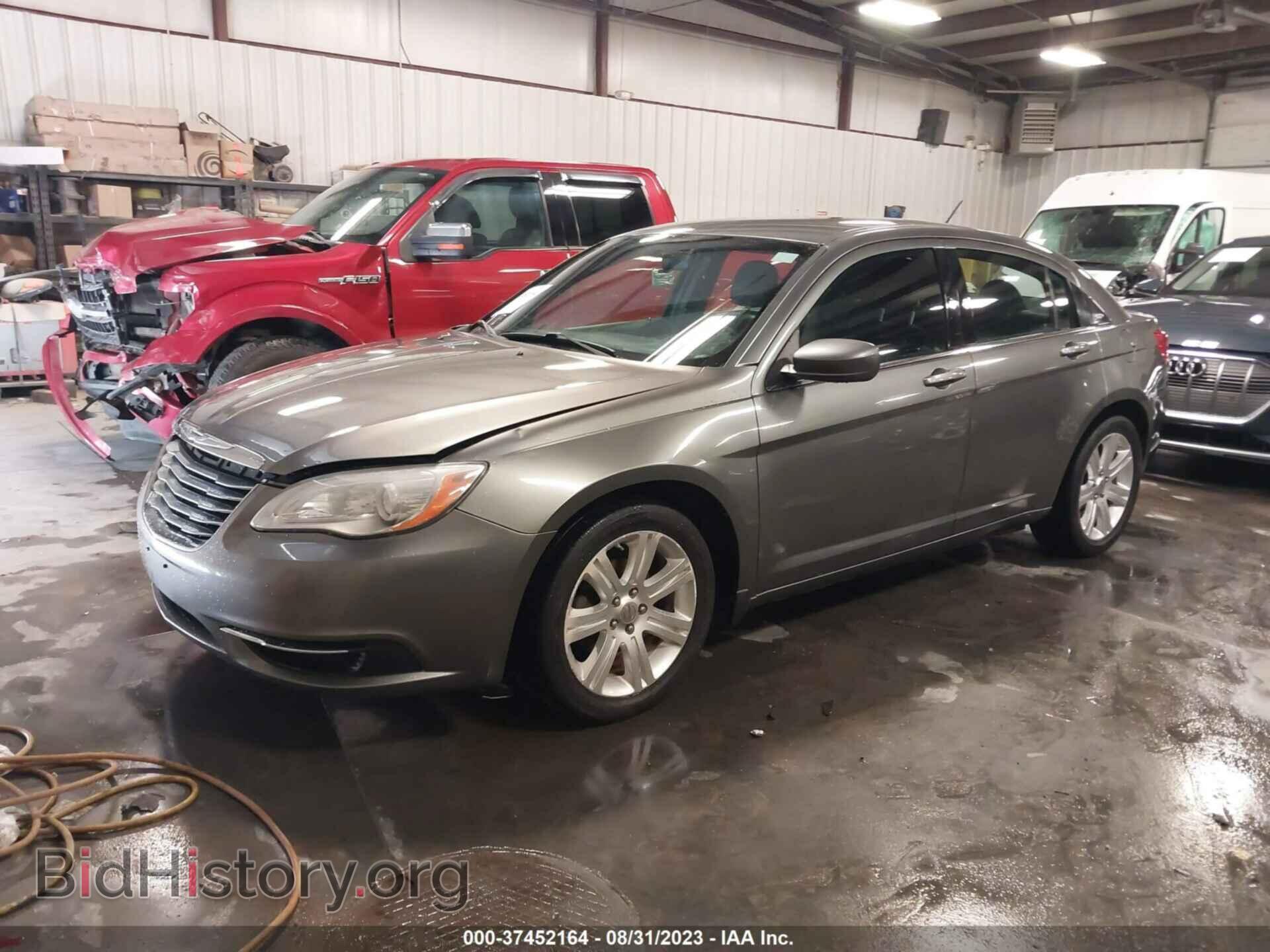 2013 CHRYSLER 200 - VIN: 1C3CCBAB2DN704617 - Photo 2