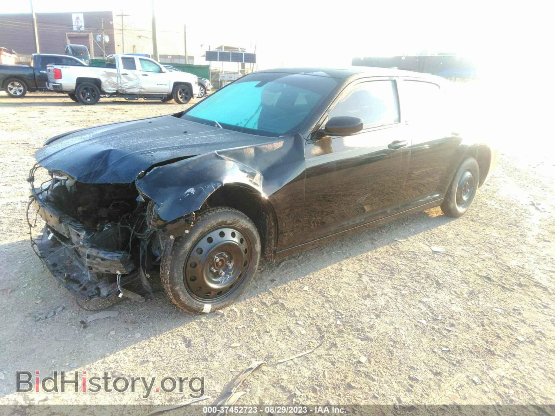 2015 CHRYSLER 300 - VIN: 2C3CCAGG8FH842400 - Фото 2
