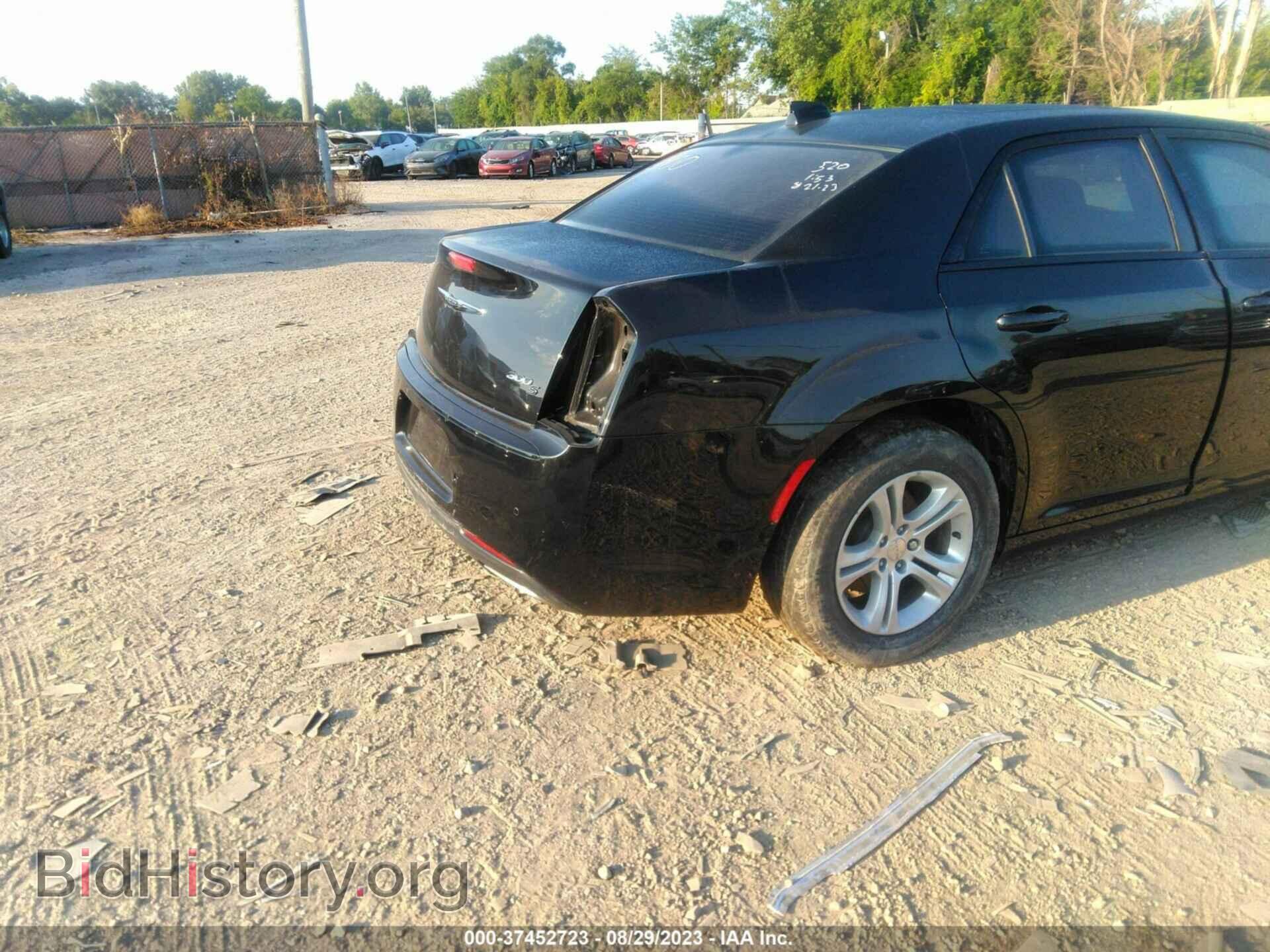 2015 CHRYSLER 300 - VIN: 2C3CCAGG8FH842400 - Фото 4