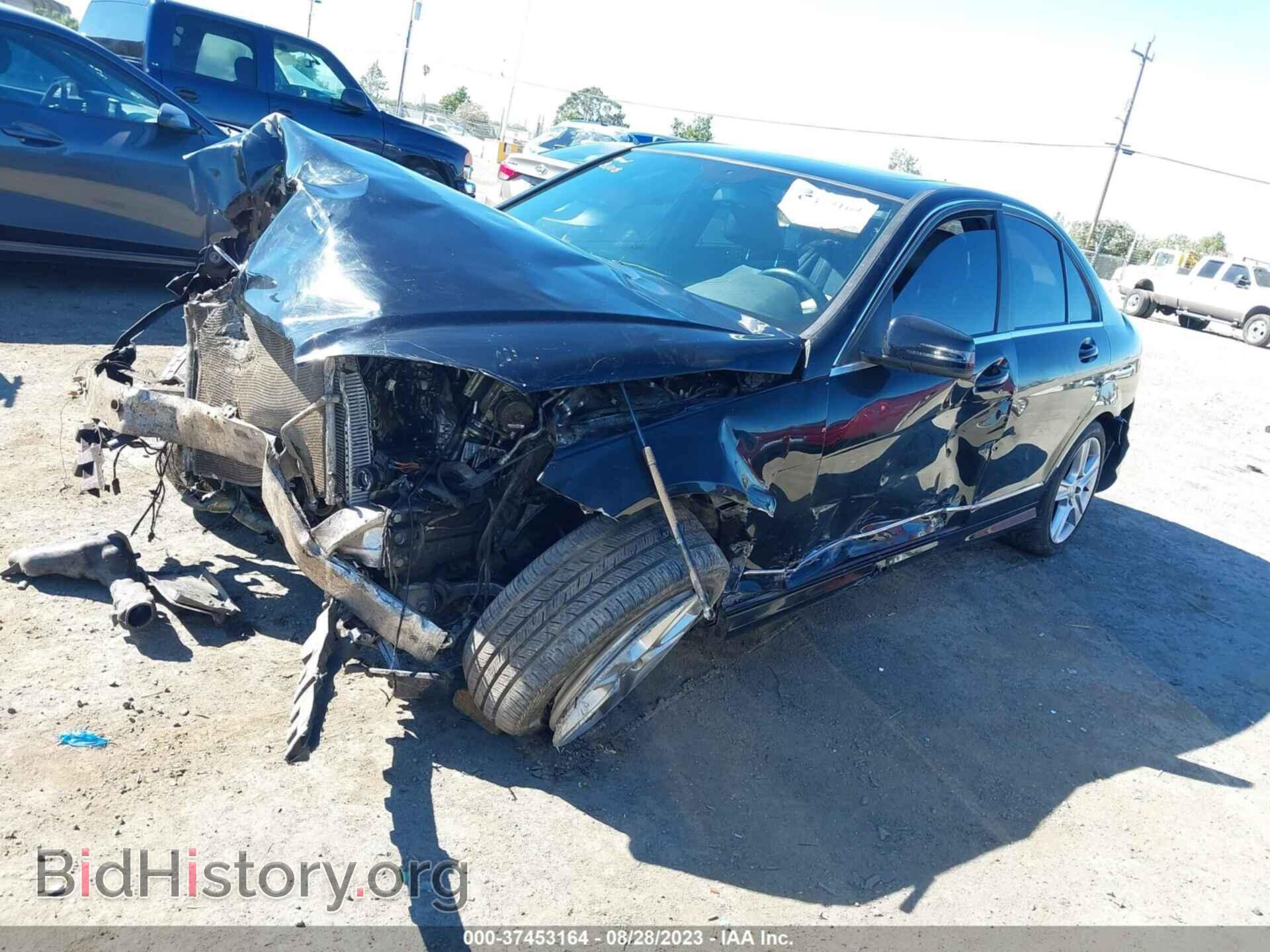 2011 MERCEDES-BENZ C-CLASS - VIN: WDDGF5EB2BR164214 - Фото 2