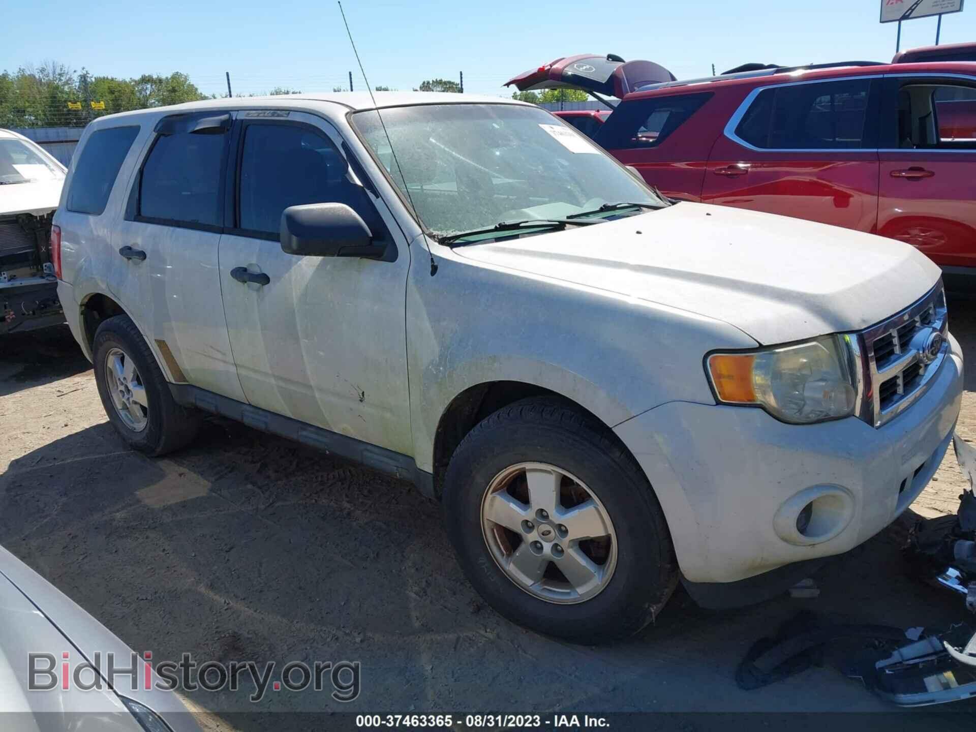 Фотография 1FMCU0C70BKB09975 - FORD ESCAPE 2011