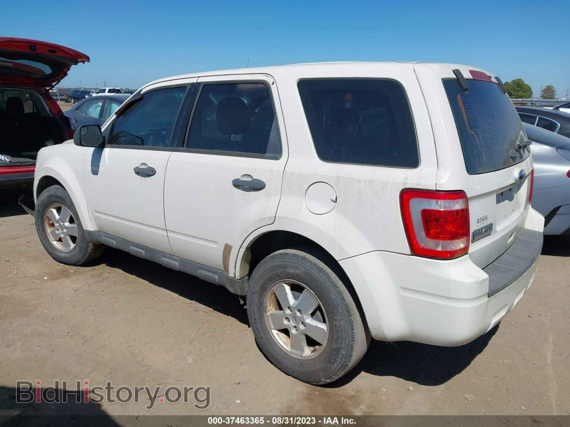 2011 FORD ESCAPE - VIN: 1FMCU0C70BKB09975 - Фото 3