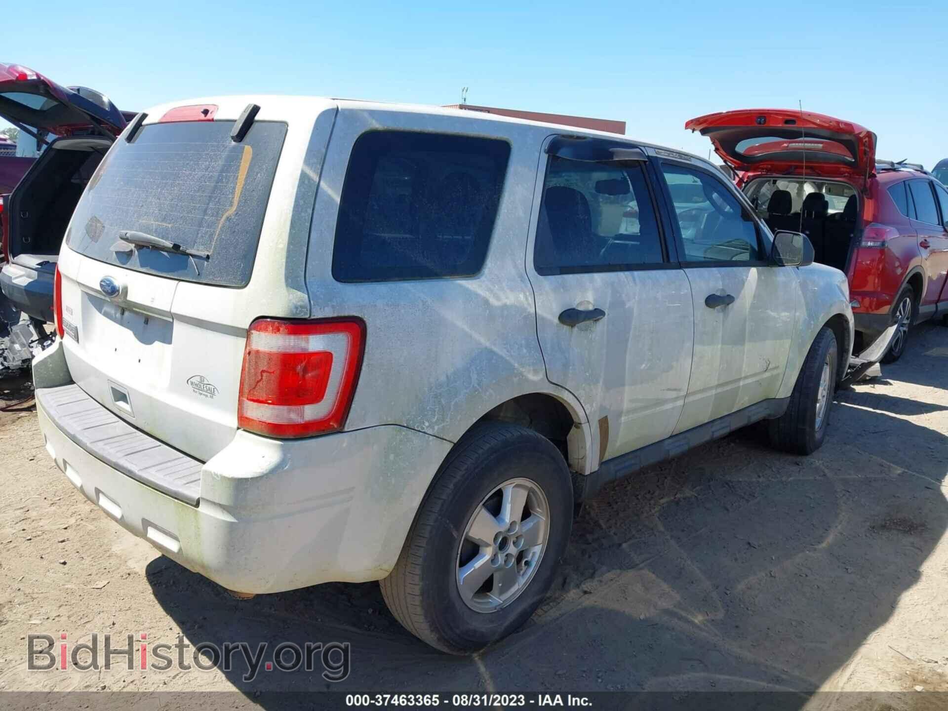 2011 FORD ESCAPE - VIN: 1FMCU0C70BKB09975 - Фото 4
