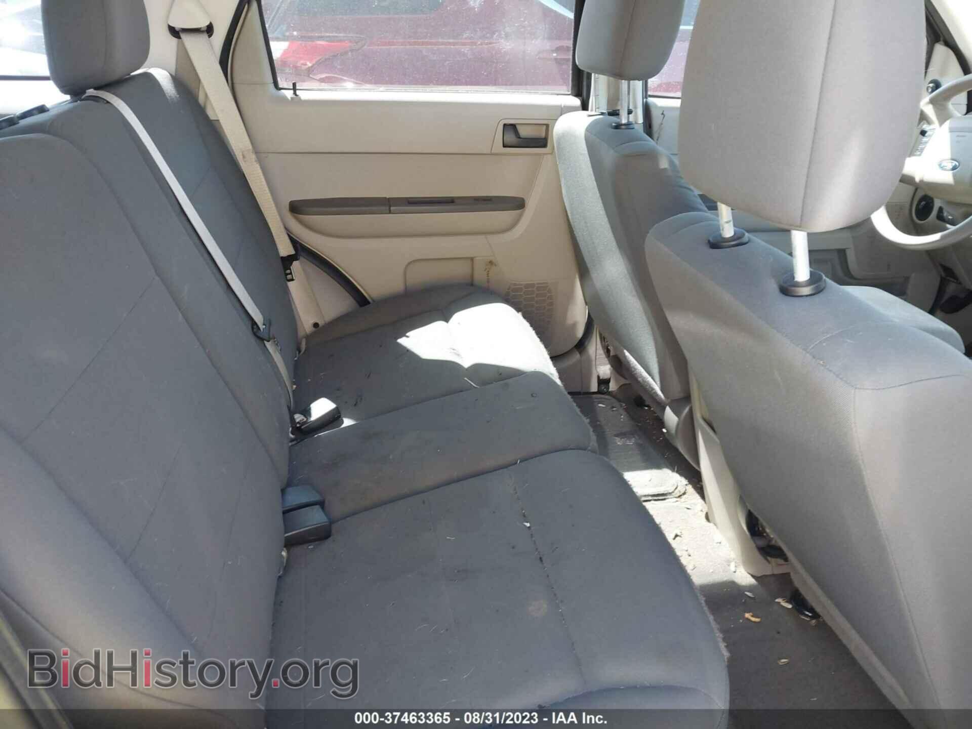 2011 FORD ESCAPE - VIN: 1FMCU0C70BKB09975 - Фото 8