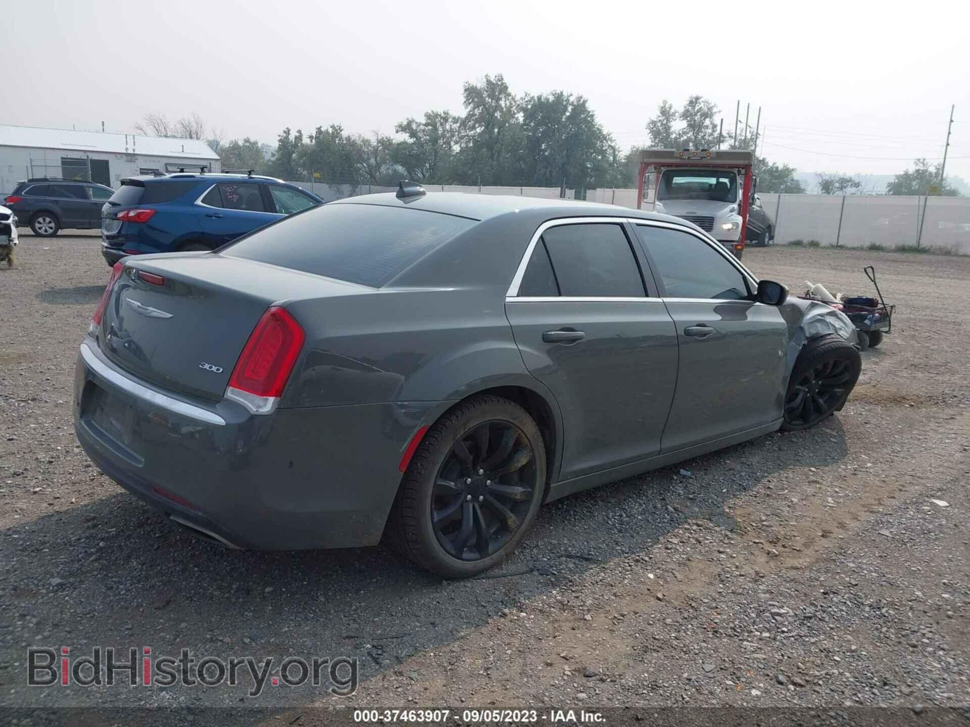2017 CHRYSLER 300 - VIN: 2C3CCAAGXHH653453 - Фото 4