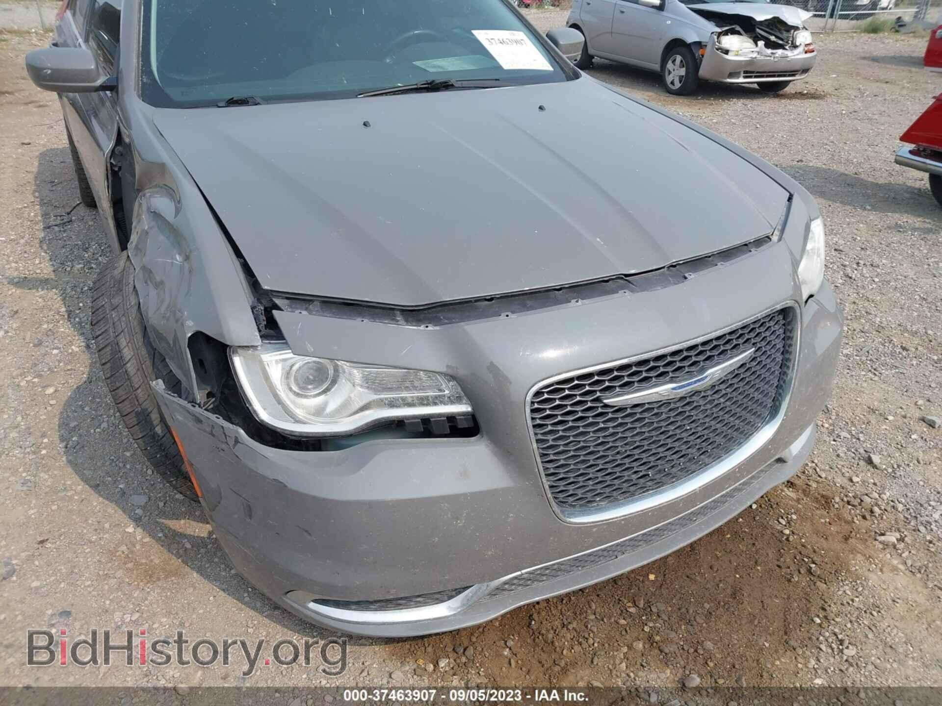 2017 CHRYSLER 300 - VIN: 2C3CCAAGXHH653453 - Фото 6