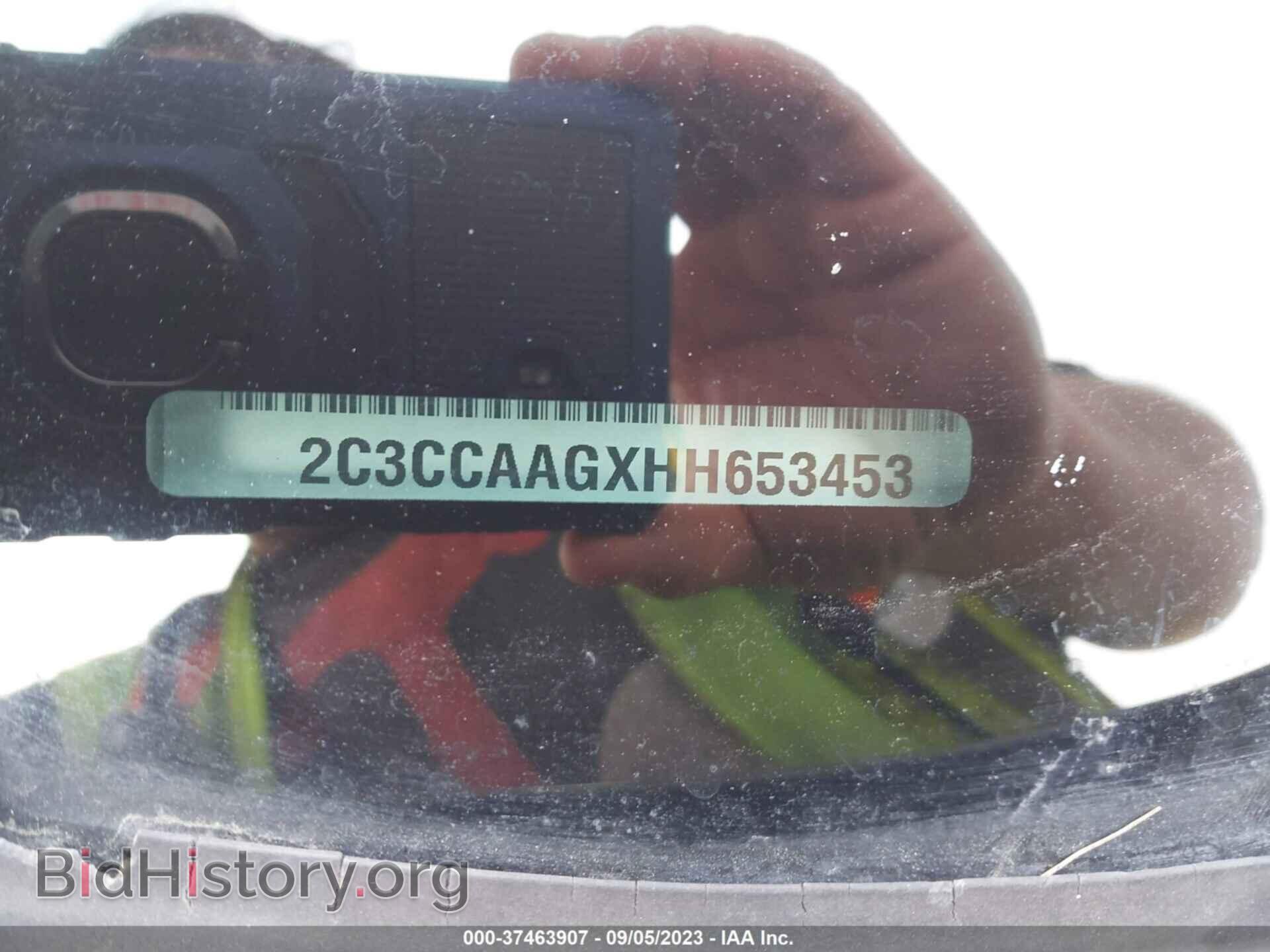 2017 CHRYSLER 300 - VIN: 2C3CCAAGXHH653453 - Фото 9