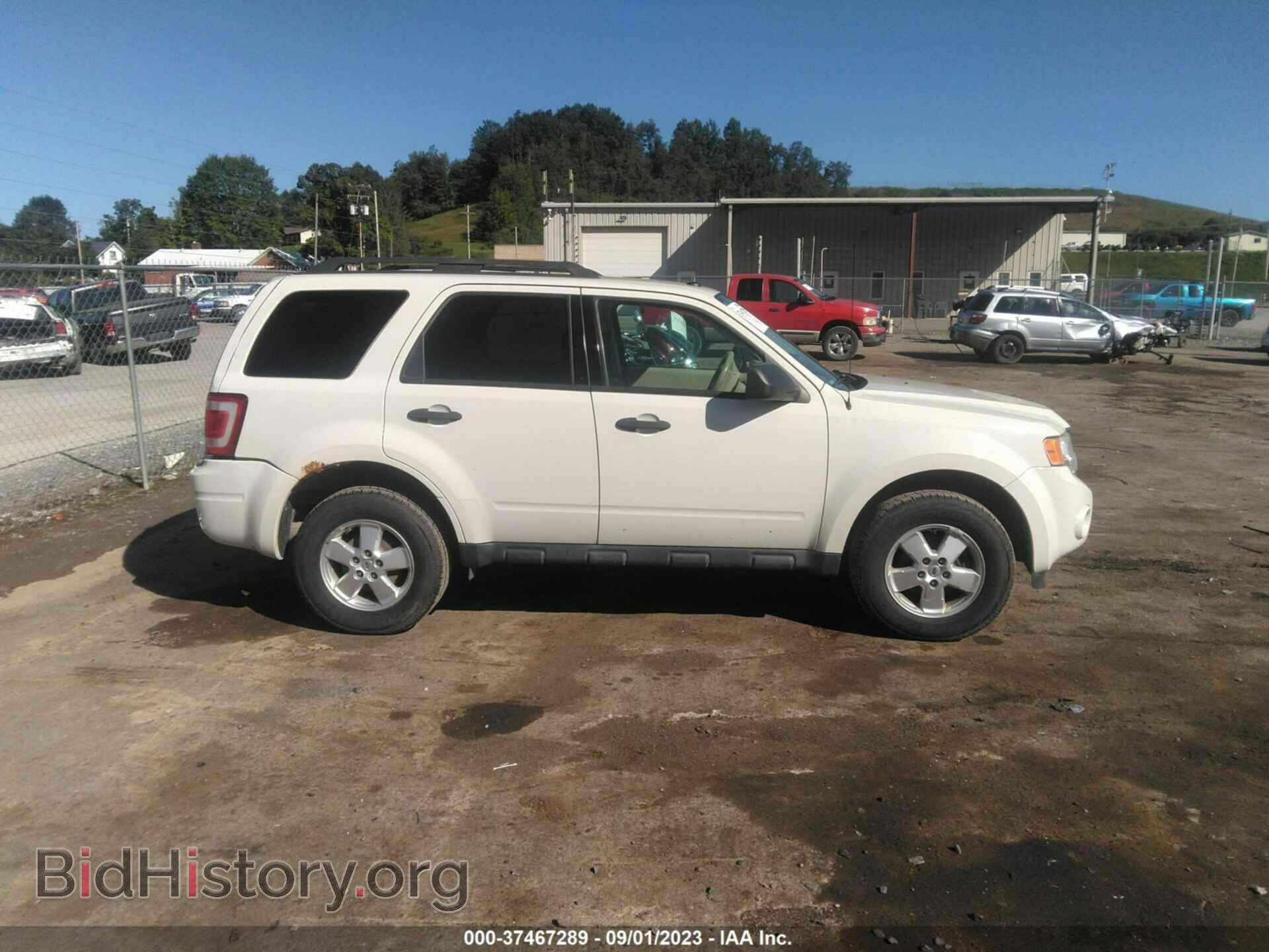 2011 FORD ESCAPE - VIN: 1FMCU9D79BKA93682 - Фото 13