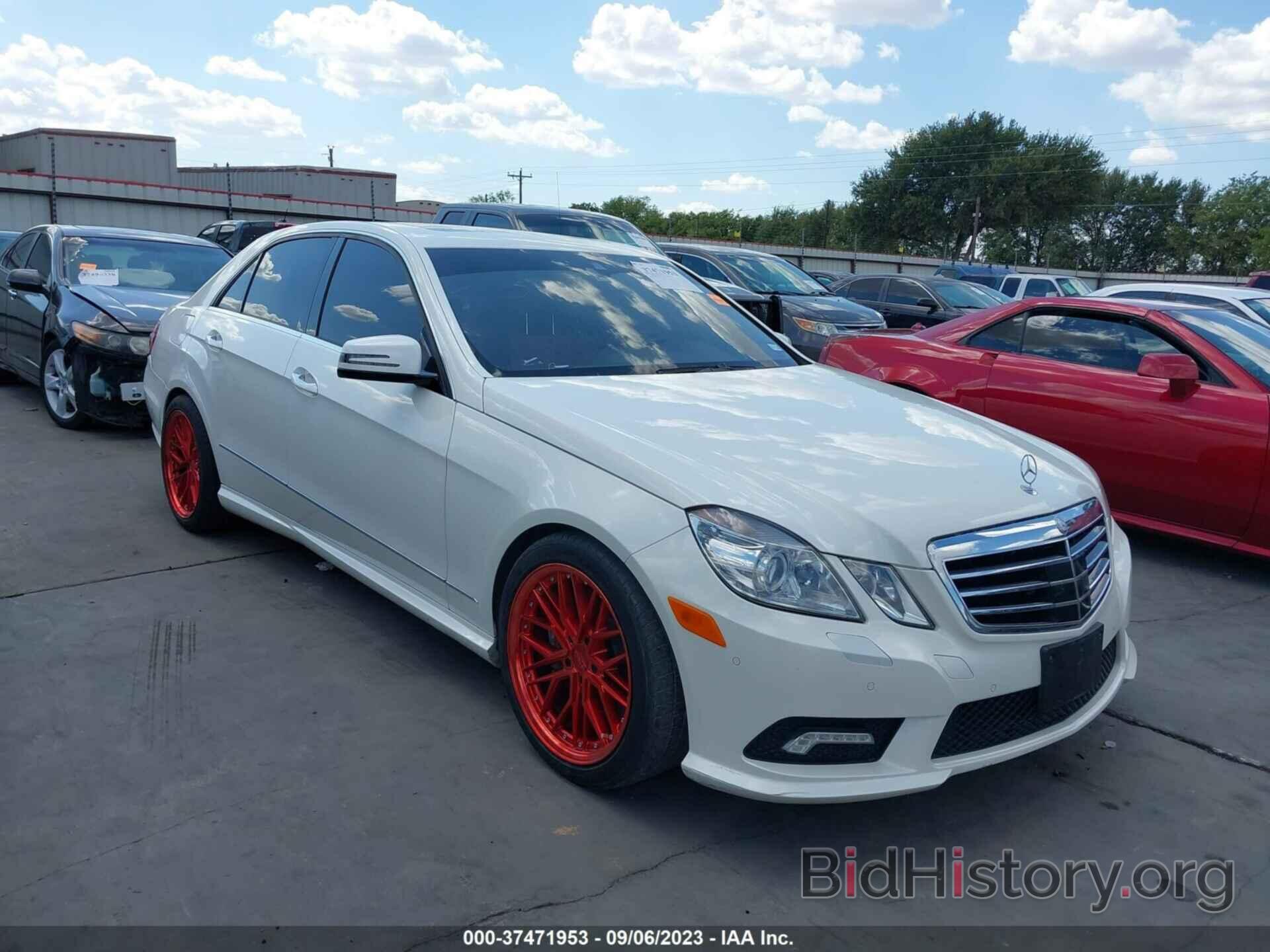 Photo WDDHF9AB0BA406952 - MERCEDES-BENZ E-CLASS 2011