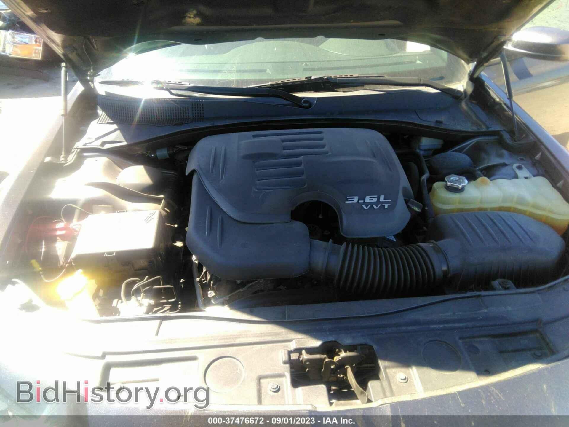 2014 CHRYSLER 300 - VIN: 2C3CCABG8EH352092 - Фото 10