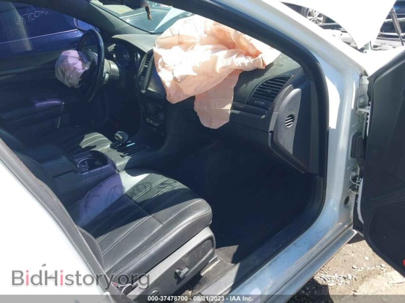 2014 Chrysler 300 (VIN 2C3CCABG0EH355584) — фото 5 из 16