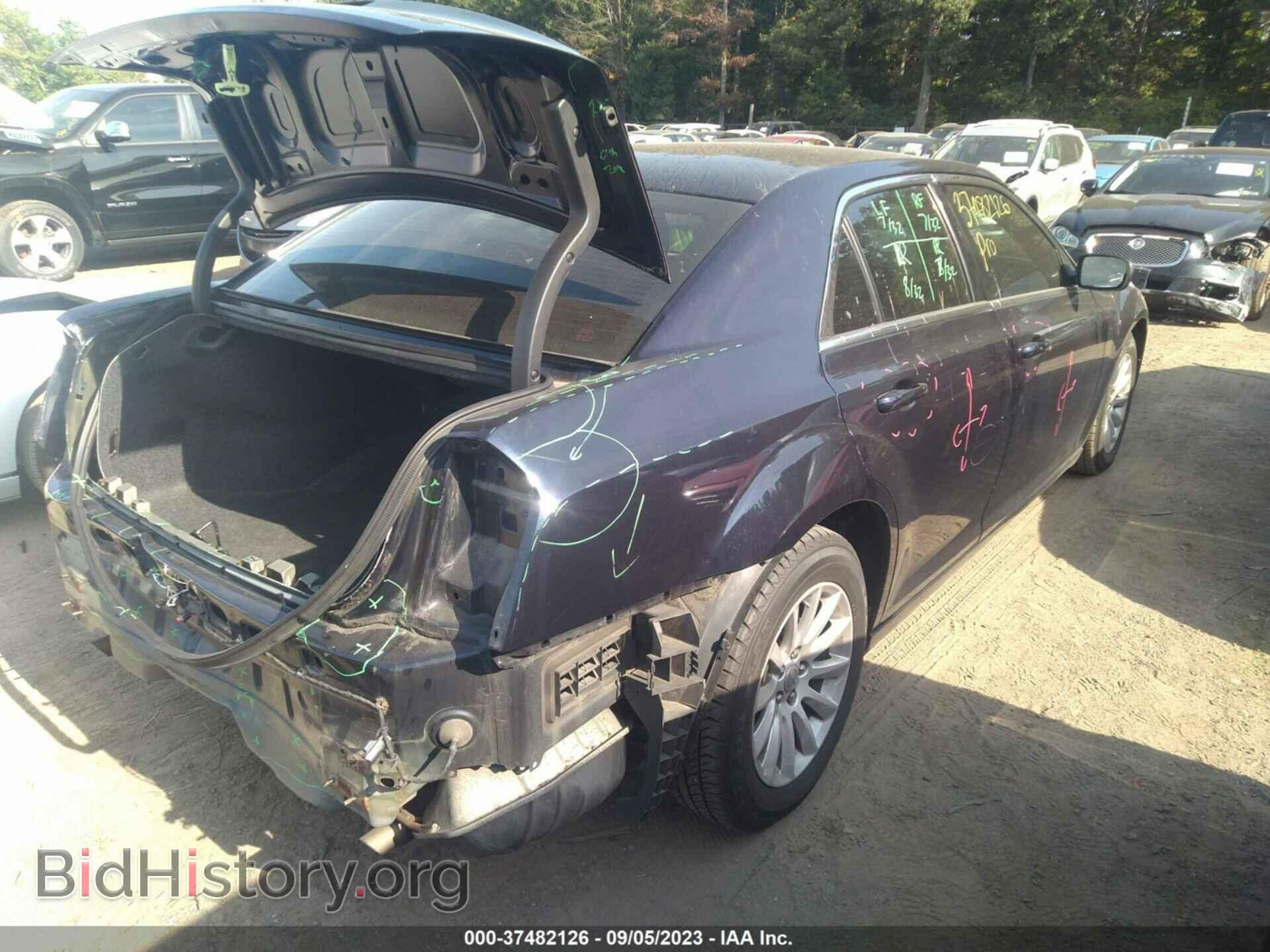 2012 CHRYSLER 300 - VIN: 2C3CCAAG2CH251743 - Фото 4