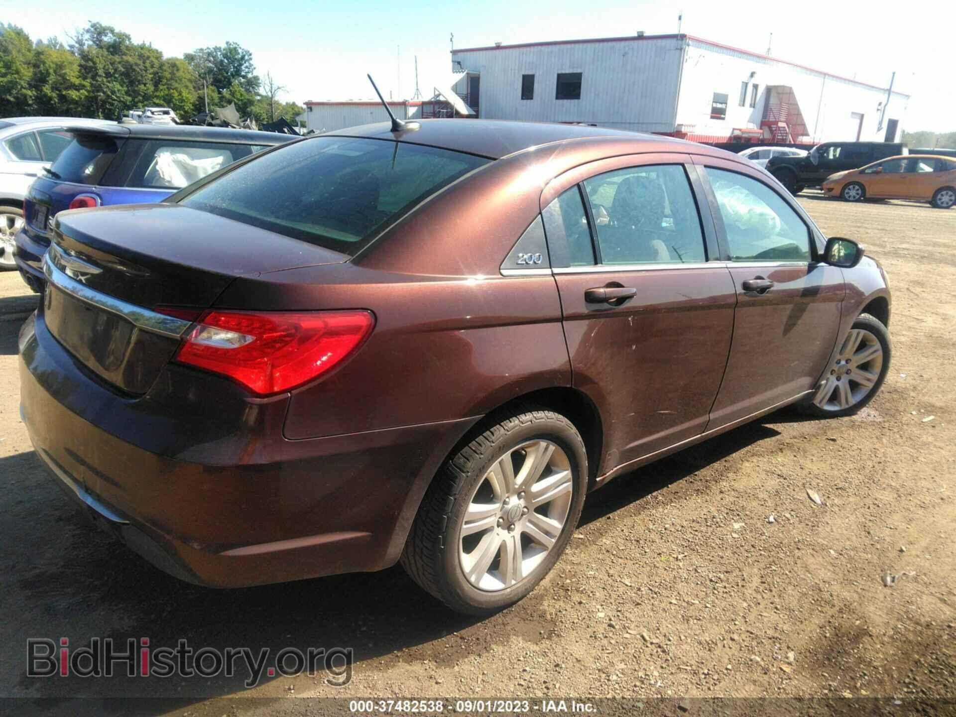 2012 CHRYSLER 200 - VIN: 1C3CCBBB0CN302804 - Фото 4