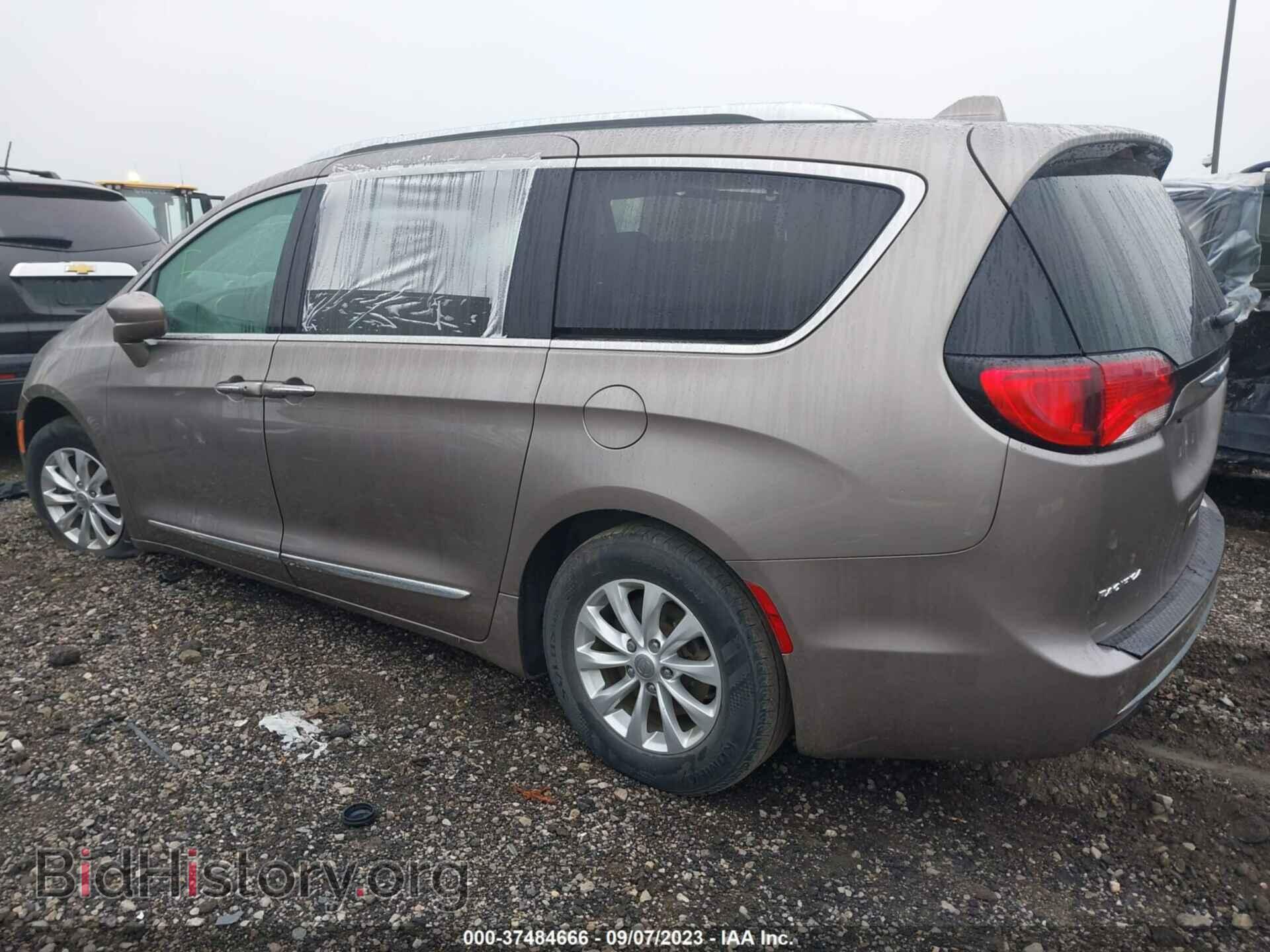 2018 CHRYSLER PACIFICA - VIN: 2C4RC1EG9JR260558 - Фото 3