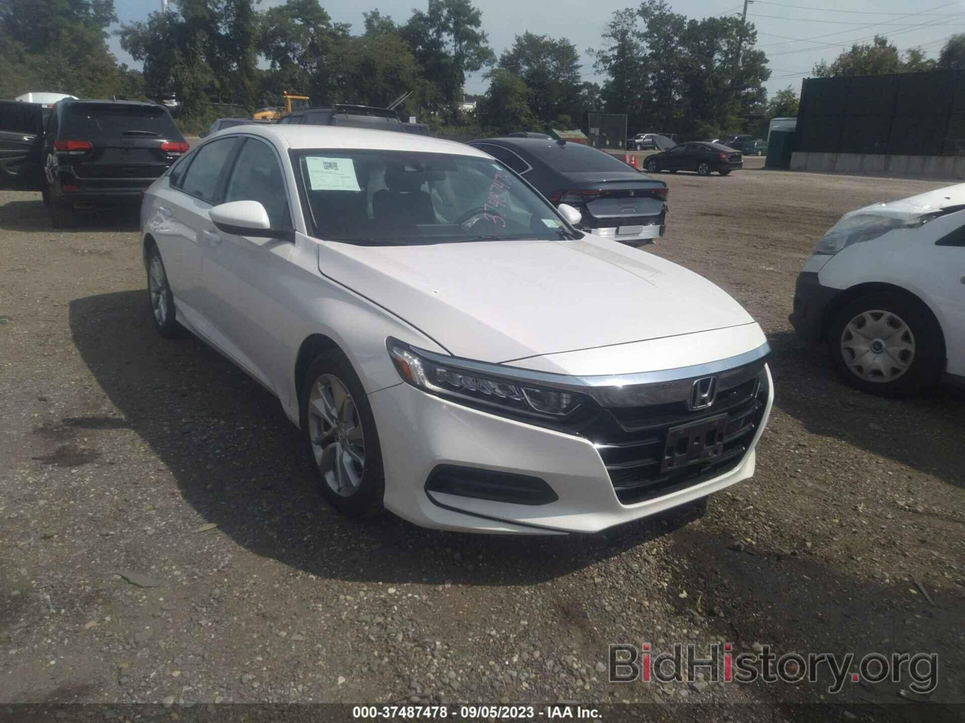 Photo 1HGCV1F10JA098402 - HONDA ACCORD SEDAN 2018