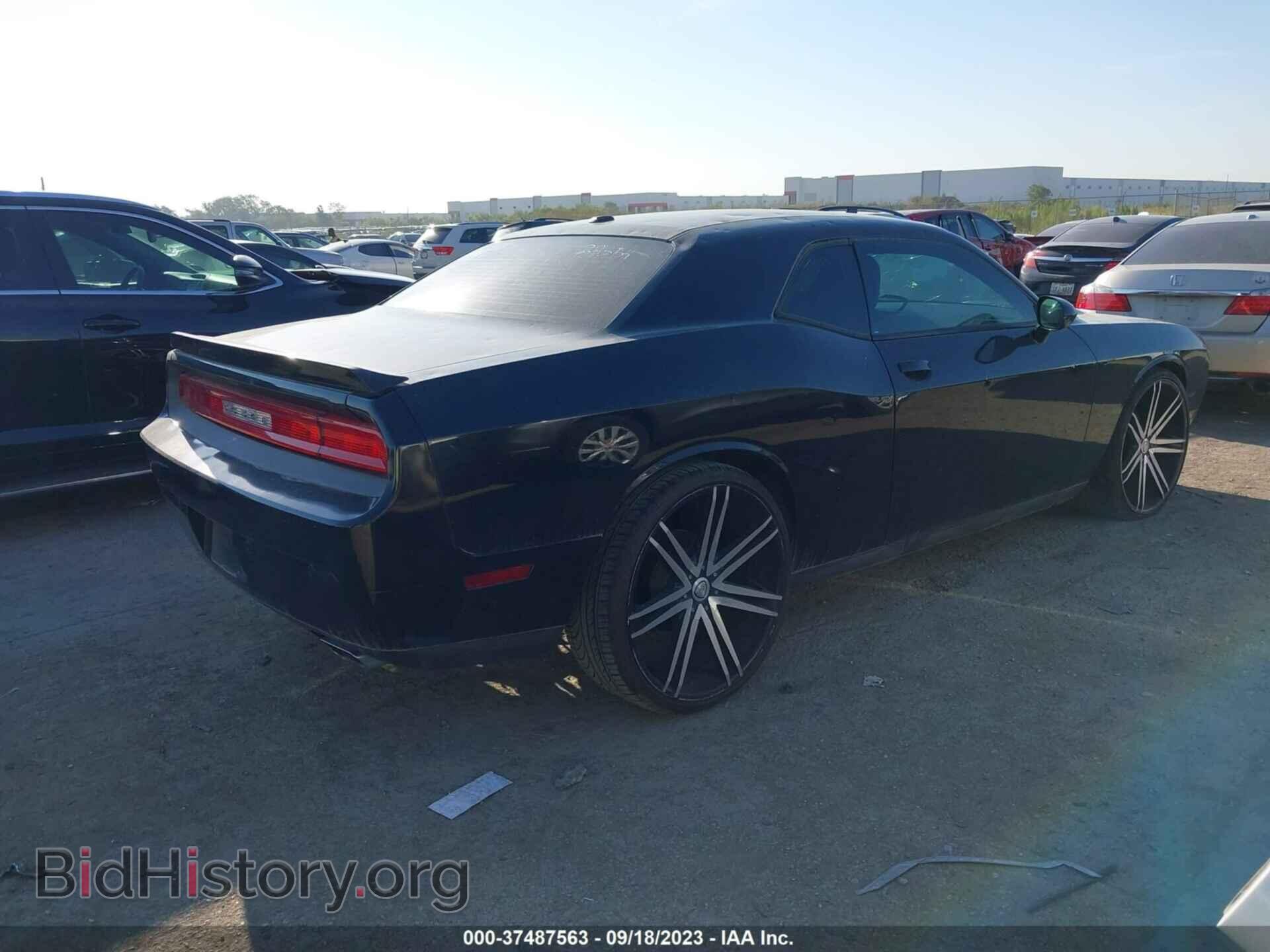 2014 DODGE CHALLENGER - VIN: 2C3CDYAG0EH111974 - Фото 4
