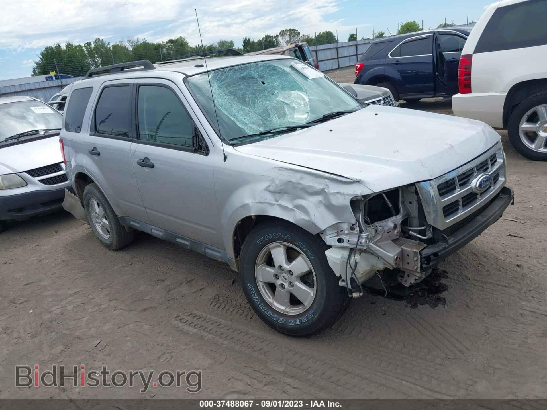 Photo 1FMCU0D79BKC28171 - FORD ESCAPE 2011