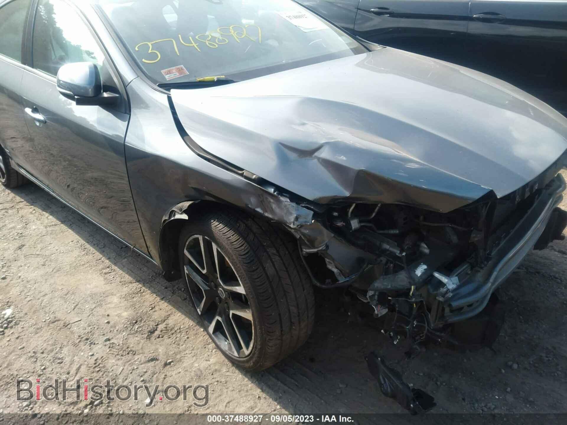 2017 VOLVO S60 - VIN: YV126MFL2H2432955 - Фото 6