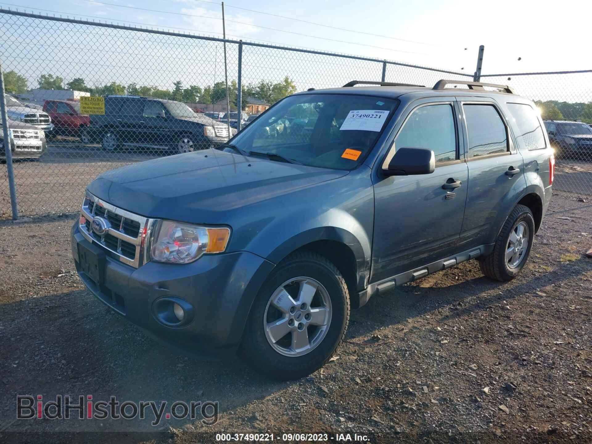 2011 FORD ESCAPE - VIN: 1FMCU0DG8BKB97124 - Фото 2
