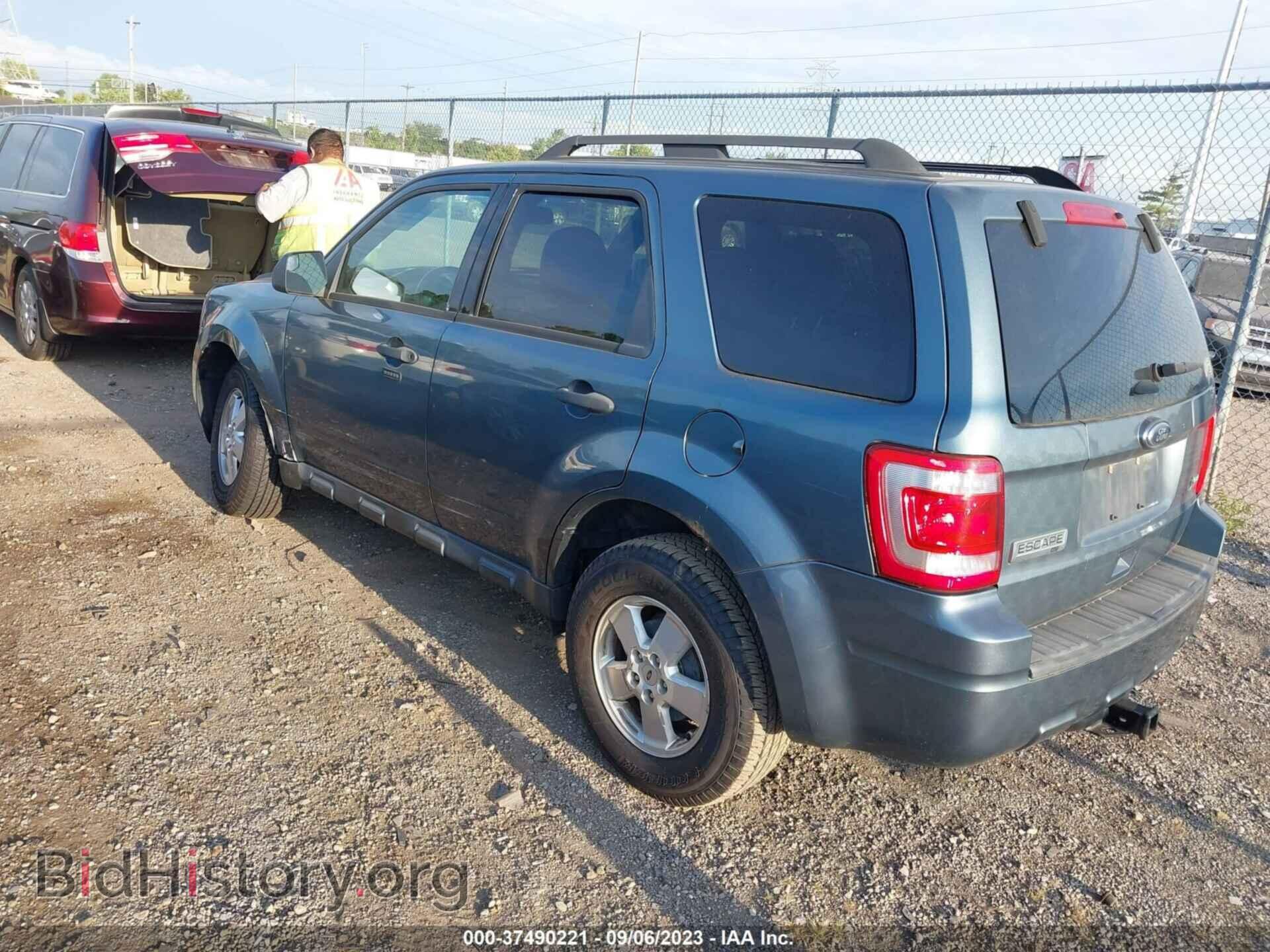 2011 FORD ESCAPE - VIN: 1FMCU0DG8BKB97124 - Фото 3