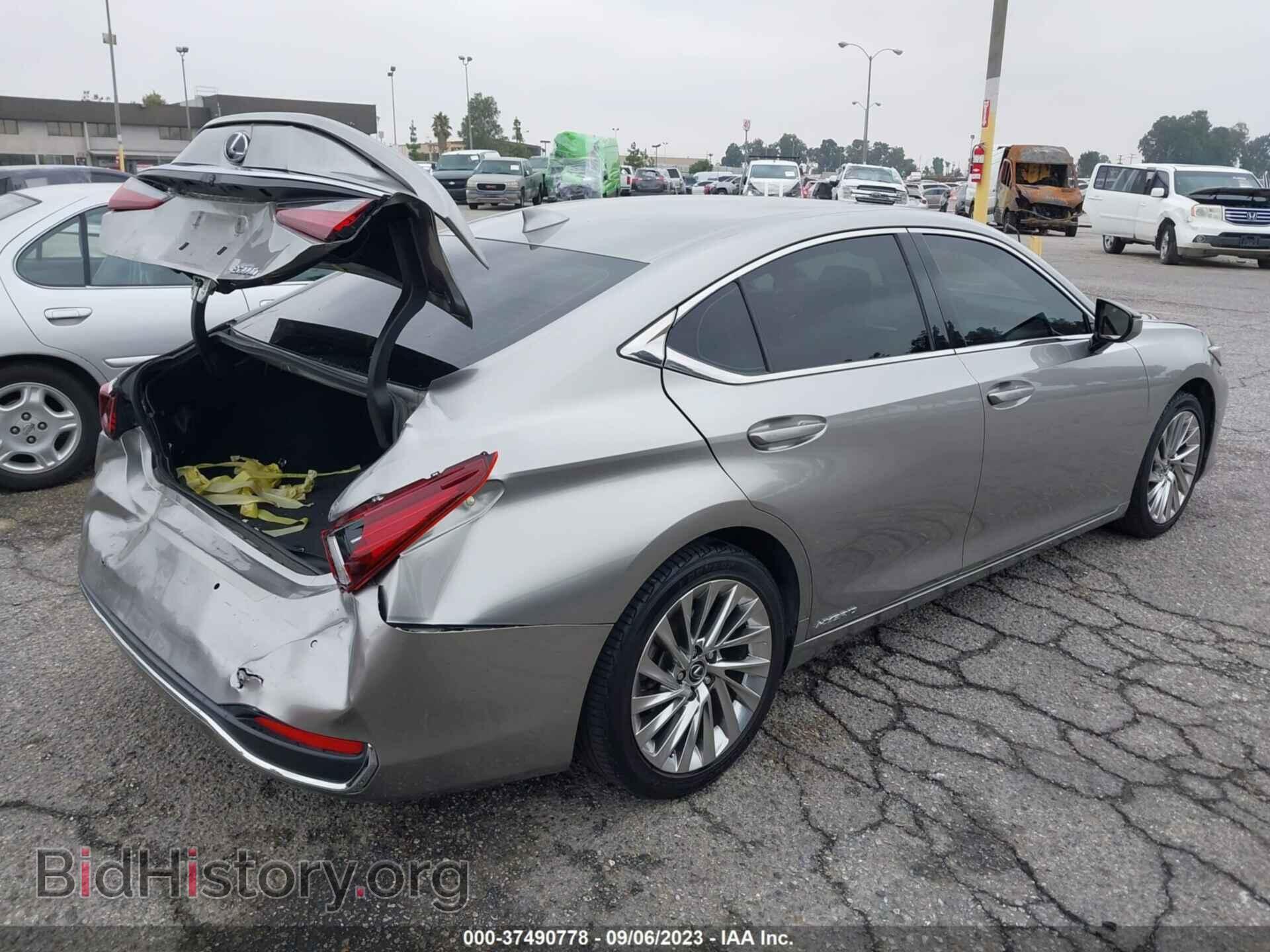2019 LEXUS ES - VIN: JTHB21B1XK2028084 - Photo 4