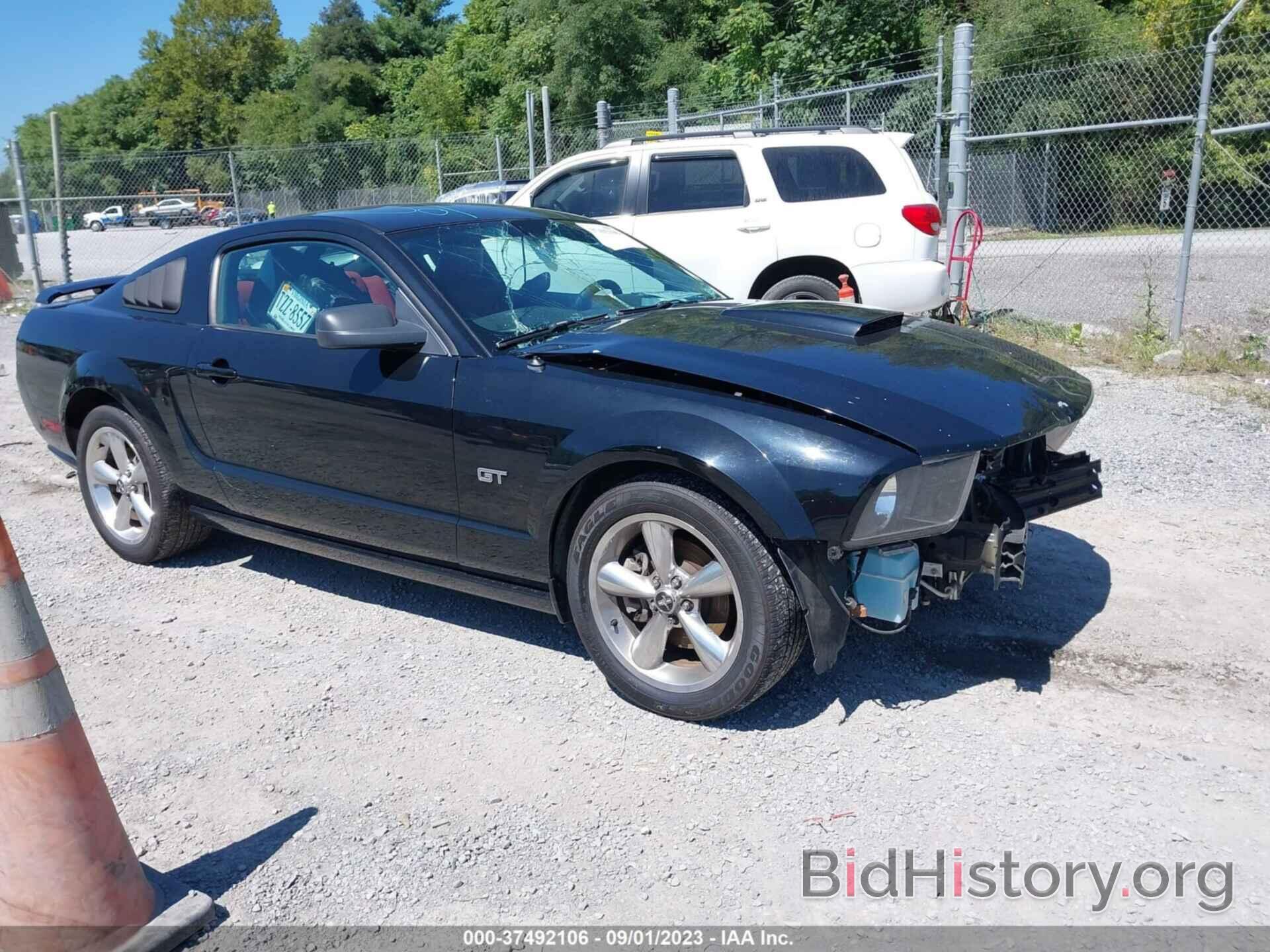 Photo 1ZVFT82H275272577 - FORD MUSTANG 2007